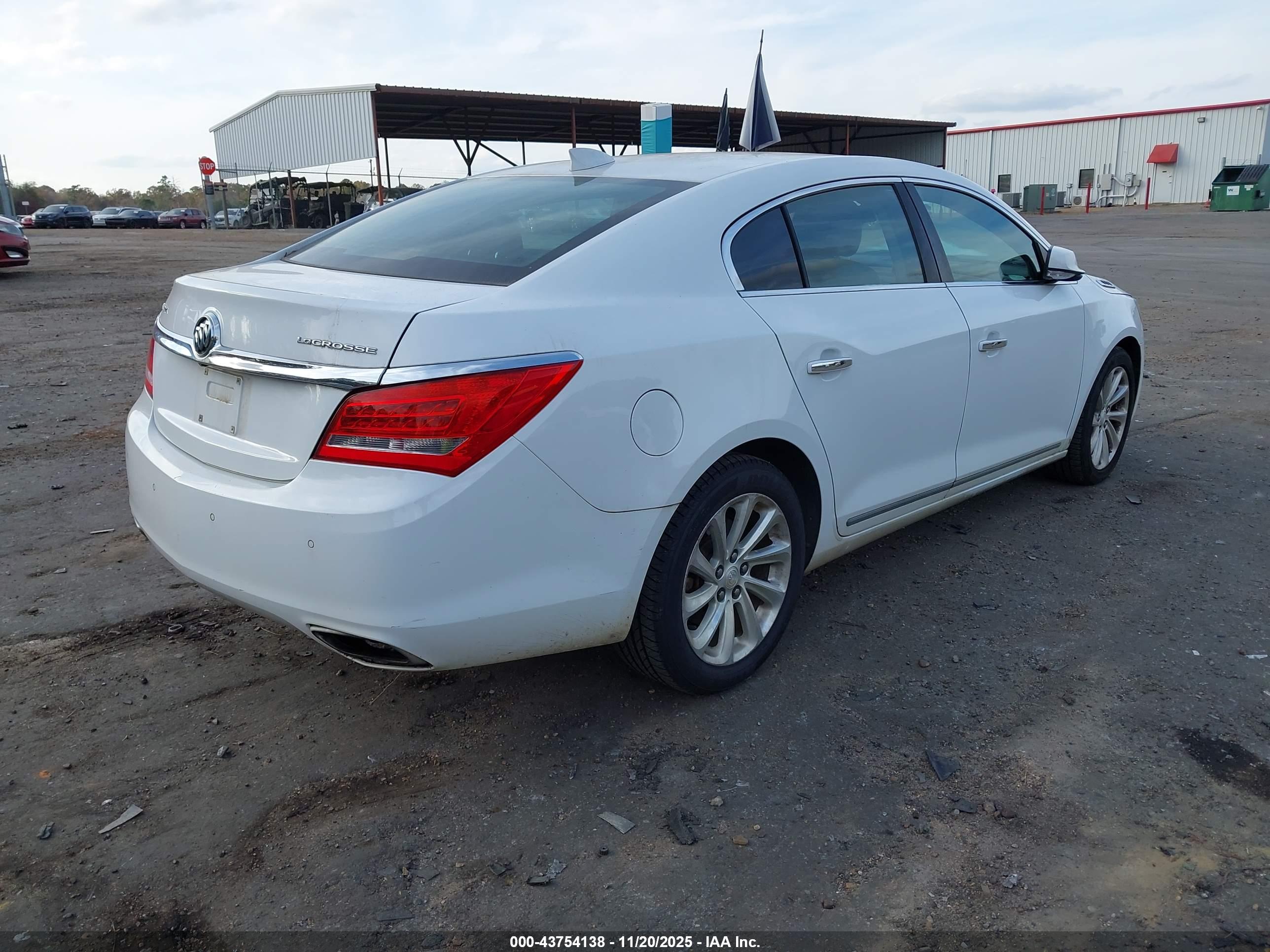 BUICK LACROSSE image 4