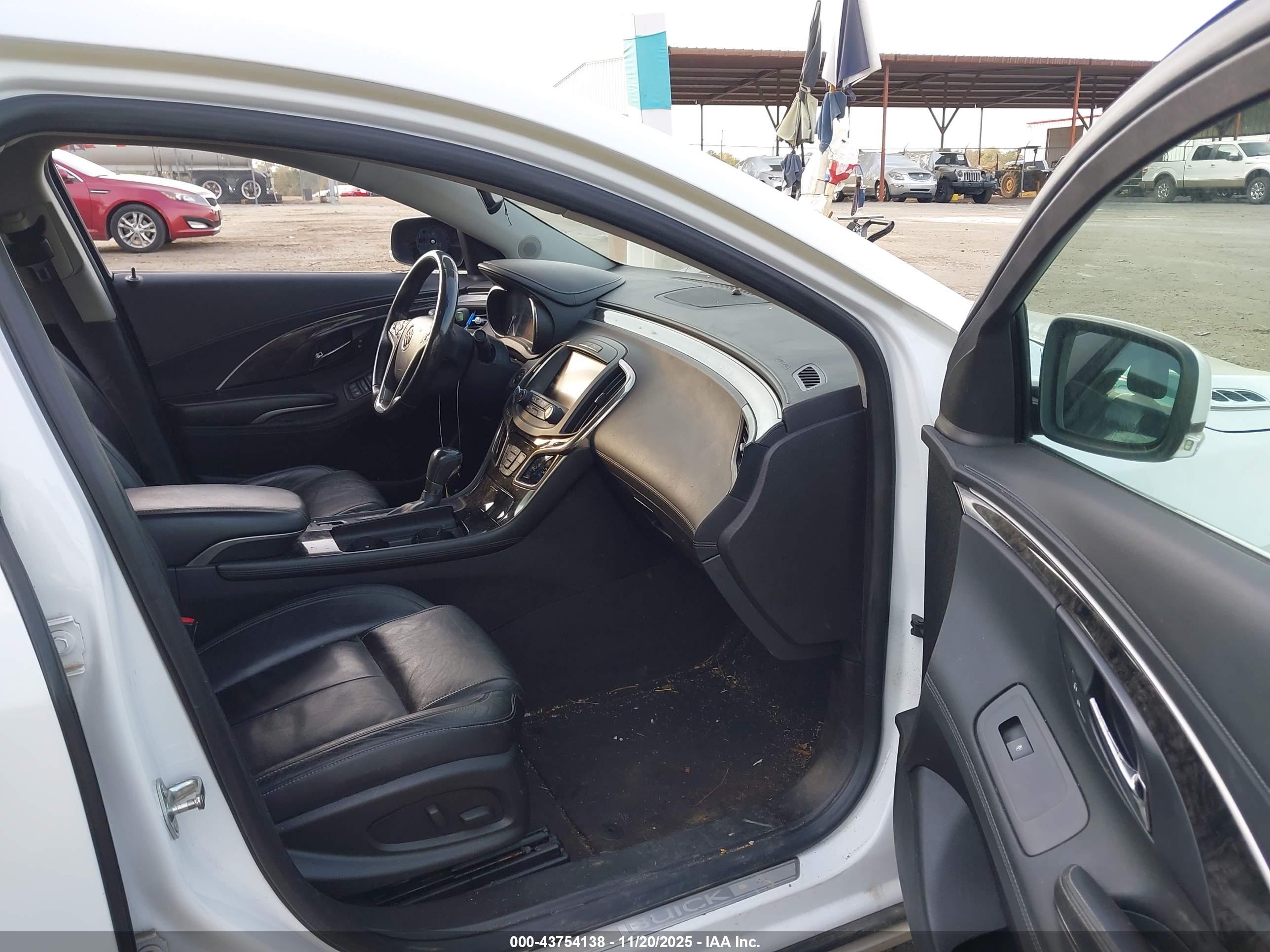 BUICK LACROSSE image 5