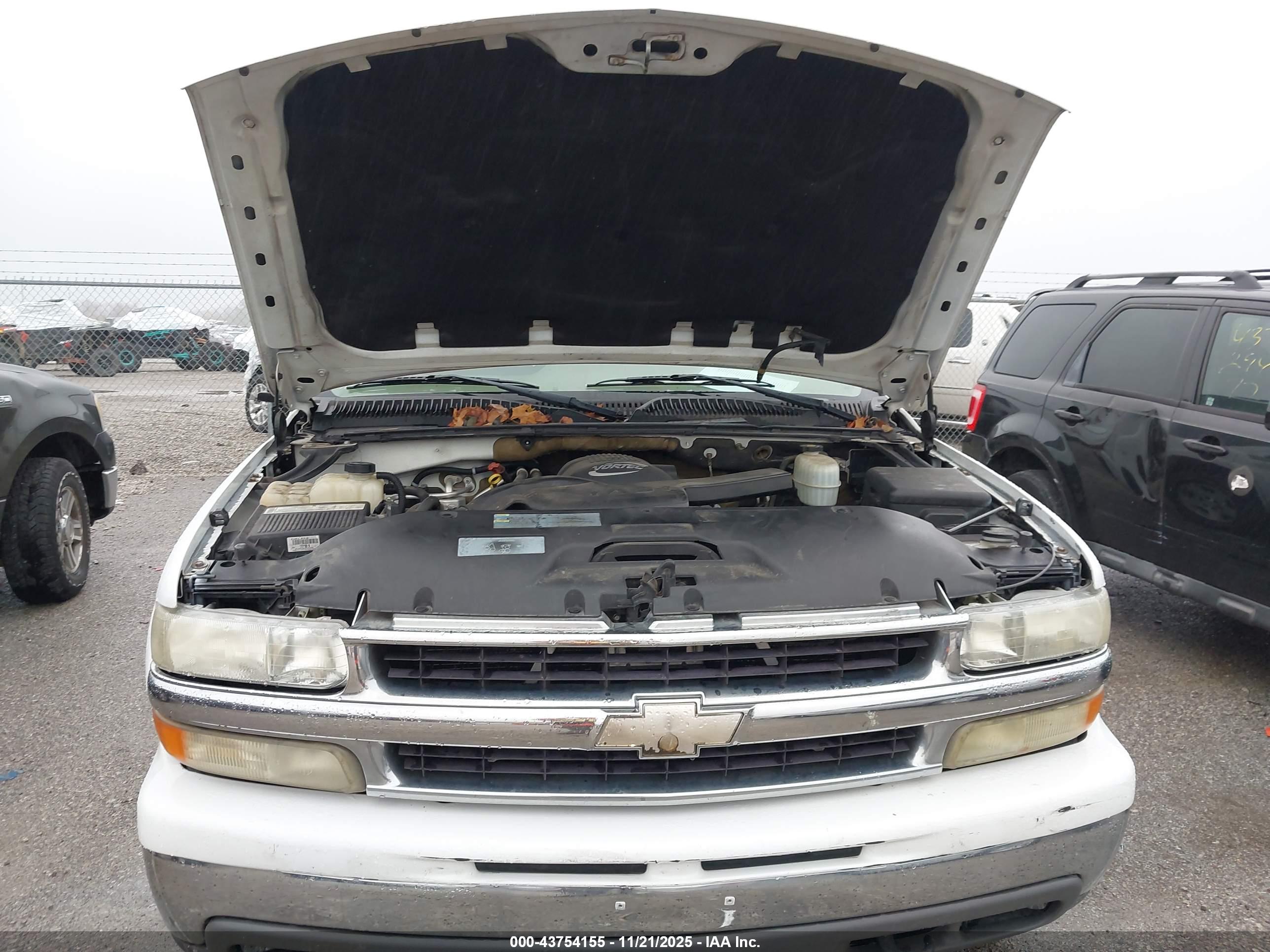 CHEVROLET TAHOE image 10