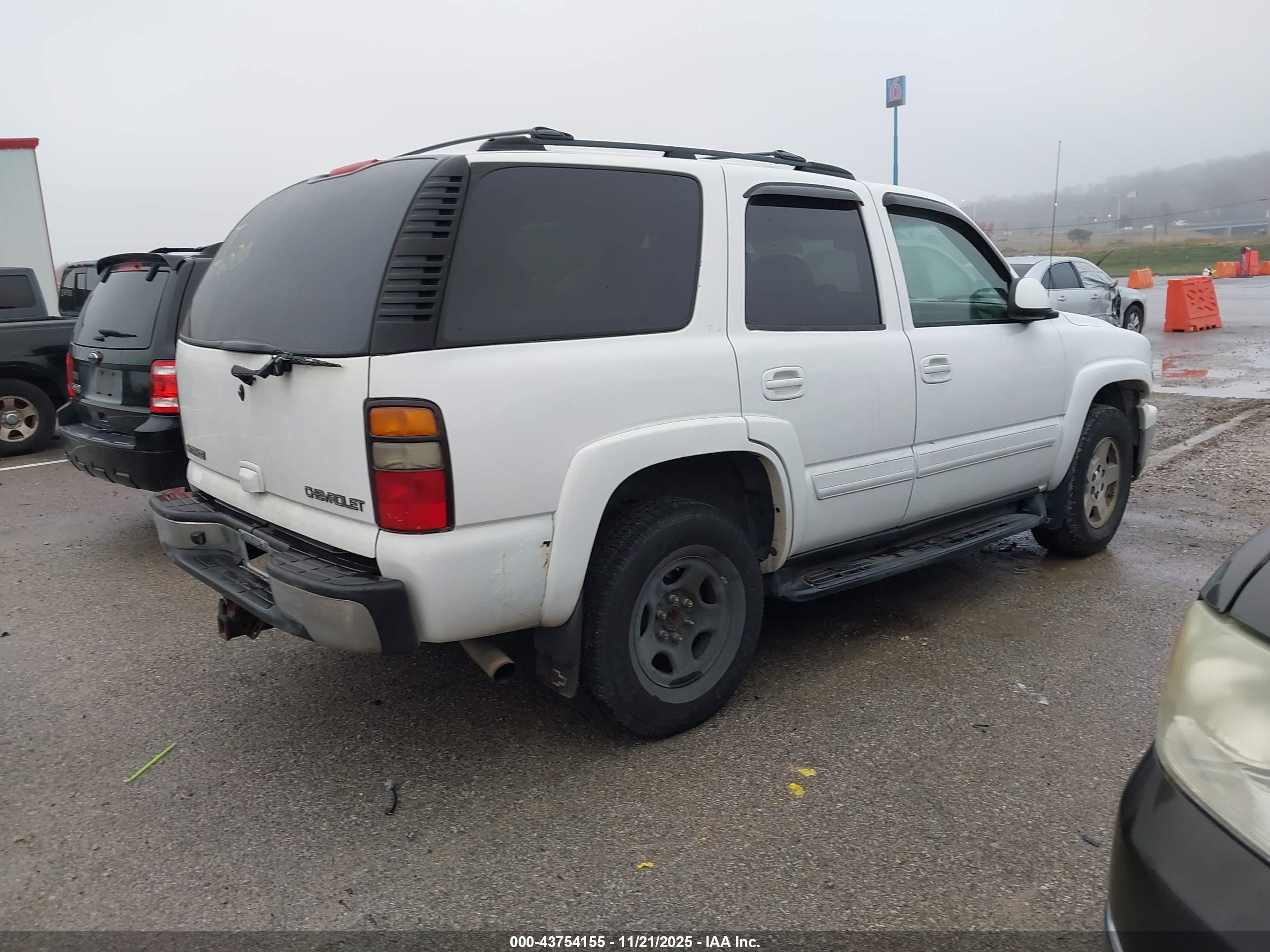 CHEVROLET TAHOE image 4