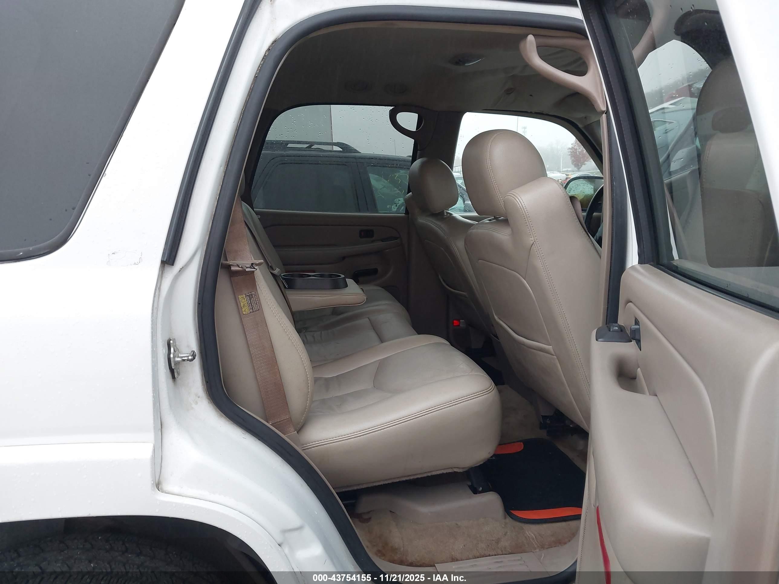 CHEVROLET TAHOE image 8