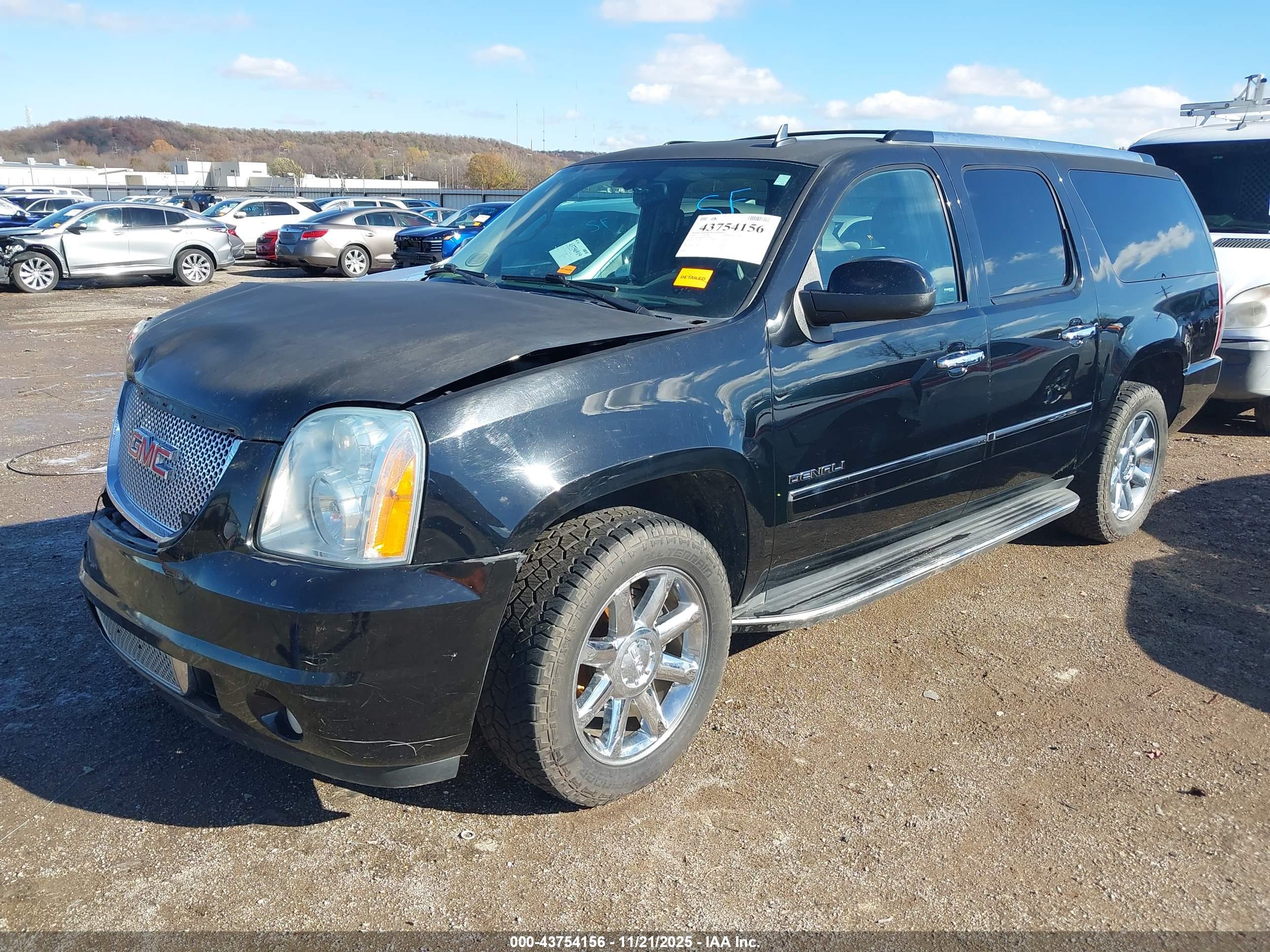 GMC YUKON image 2