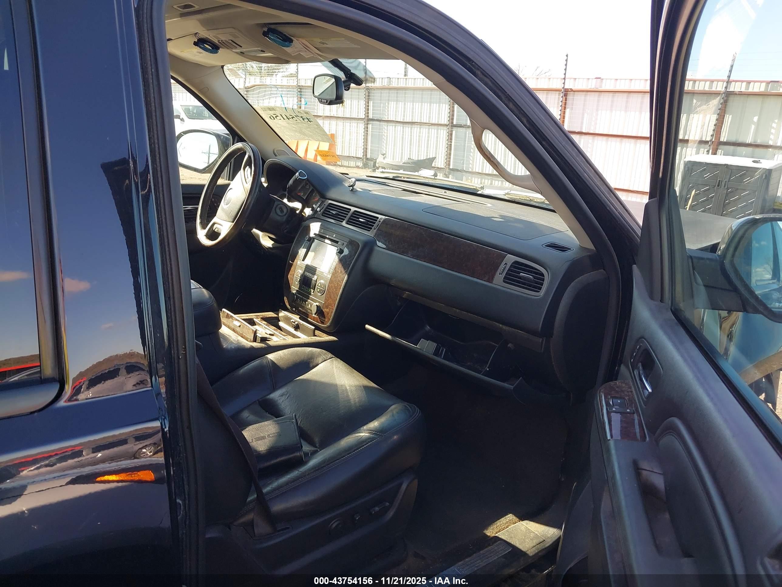 GMC YUKON image 5