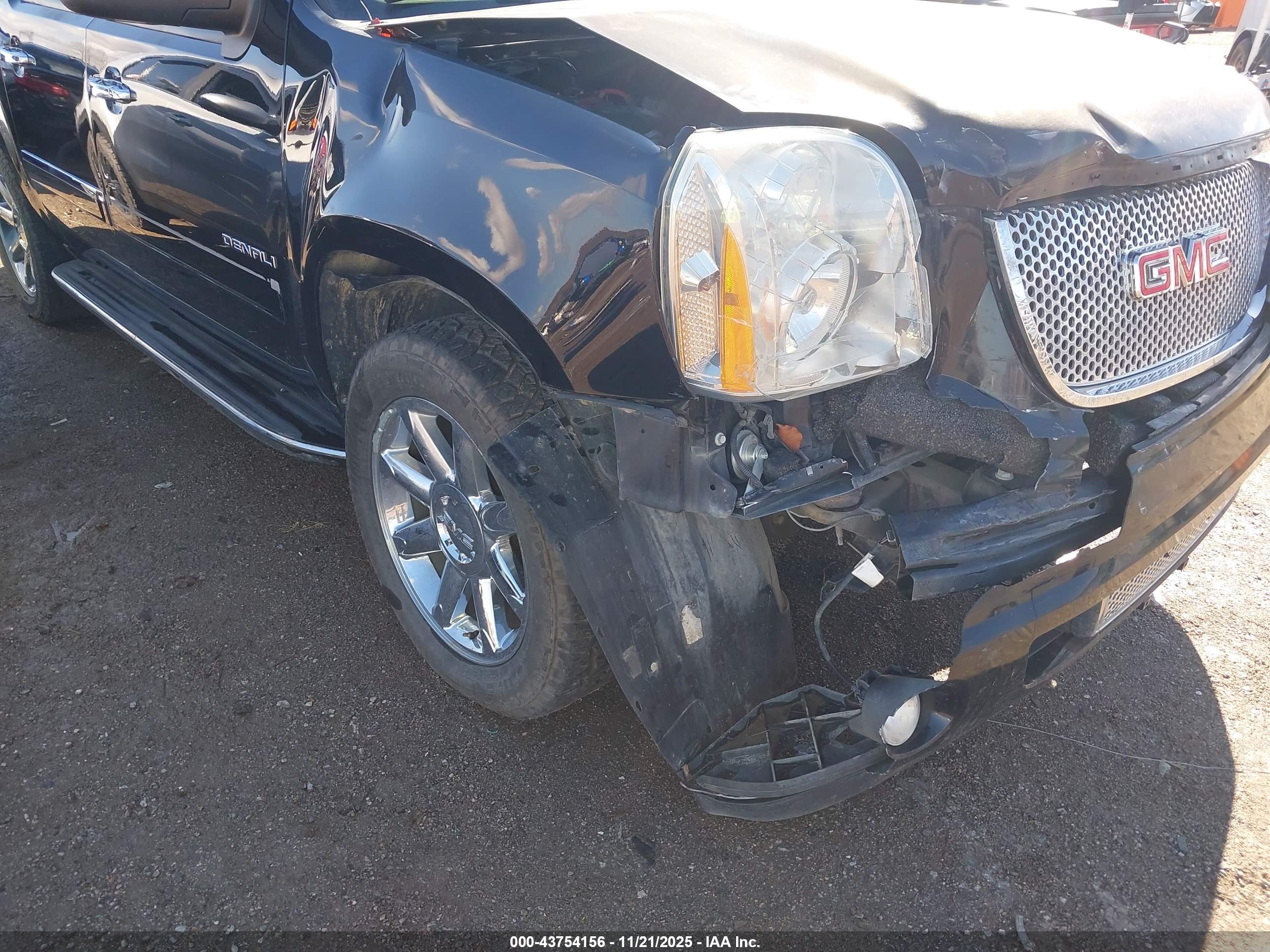 GMC YUKON image 6