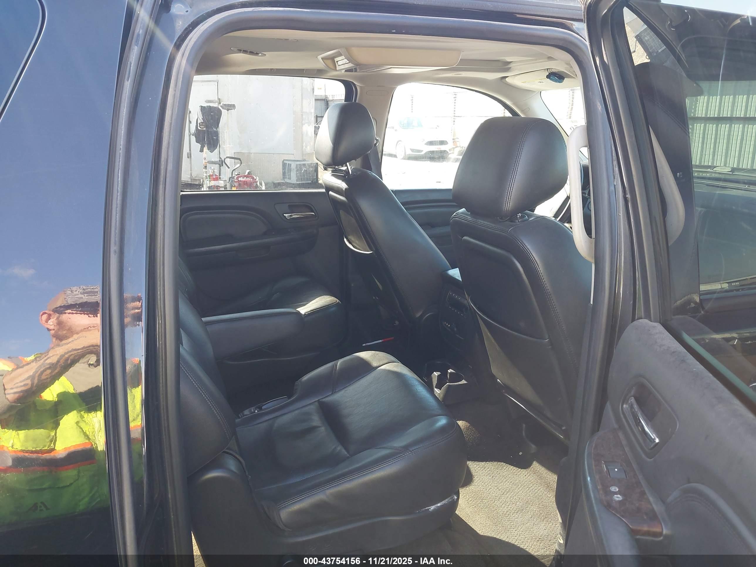 GMC YUKON image 8