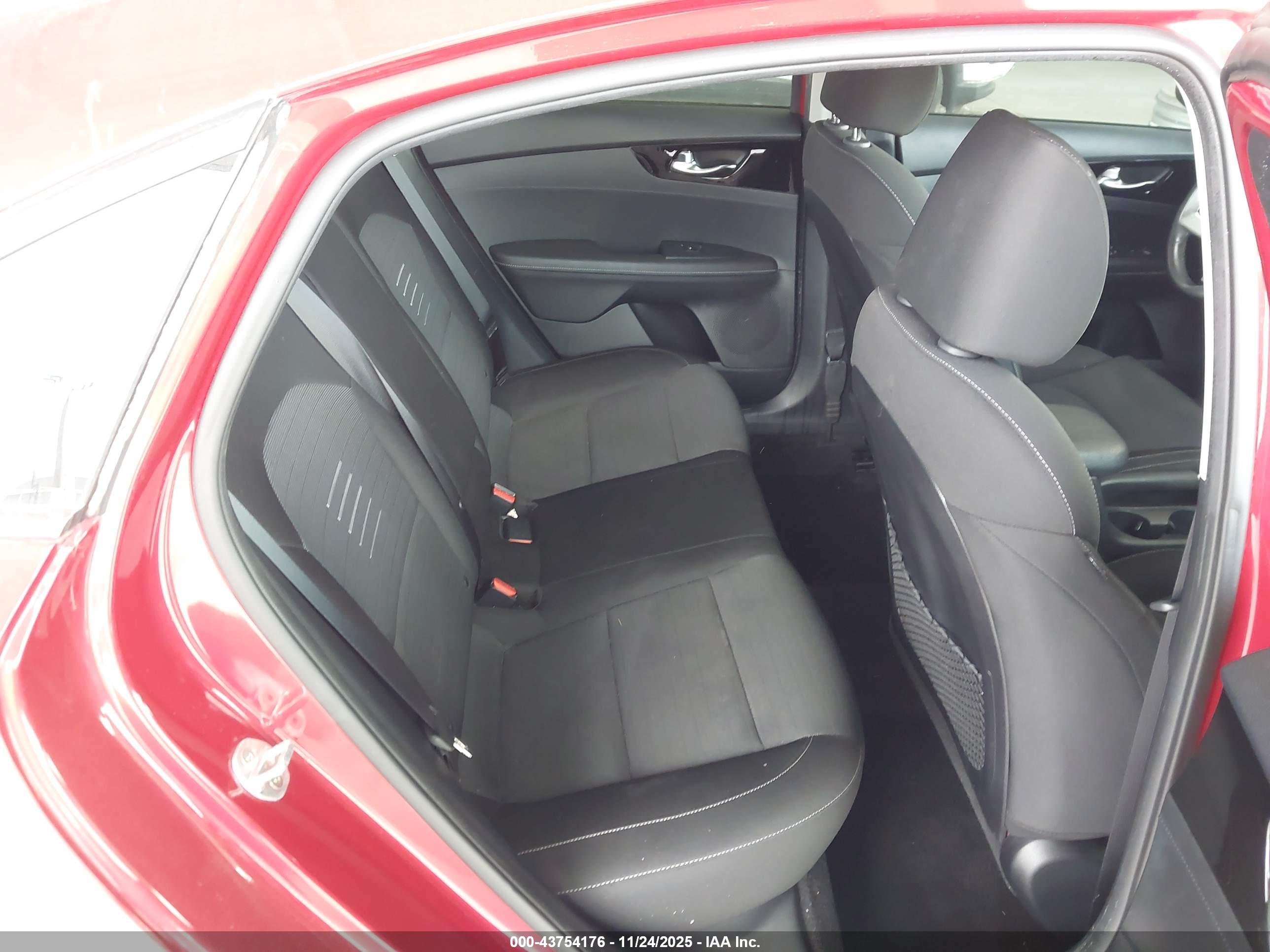 KIA FORTE image 8