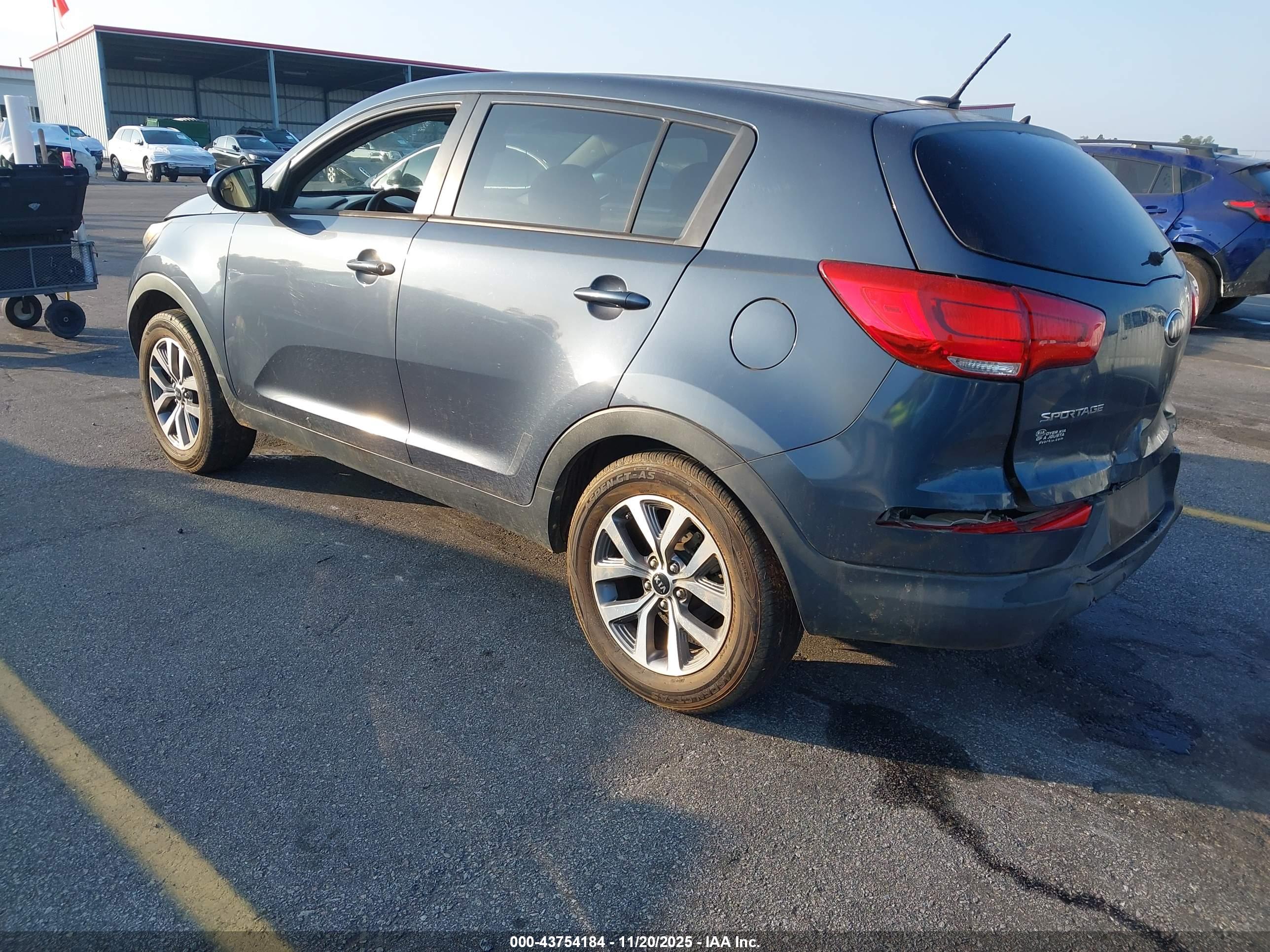 KIA SPORTAGE image 3