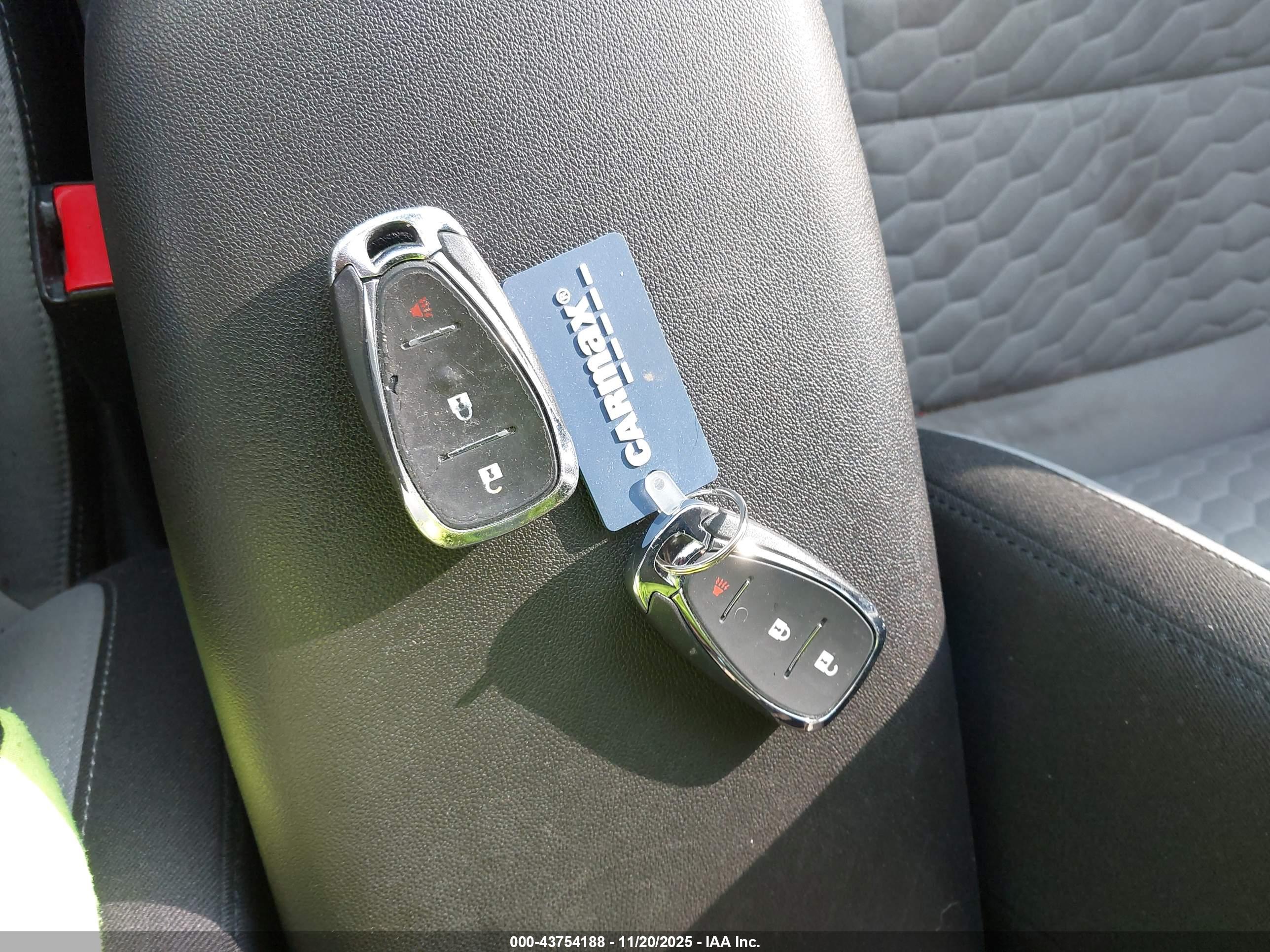 CHEVROLET EQUINOX image 11