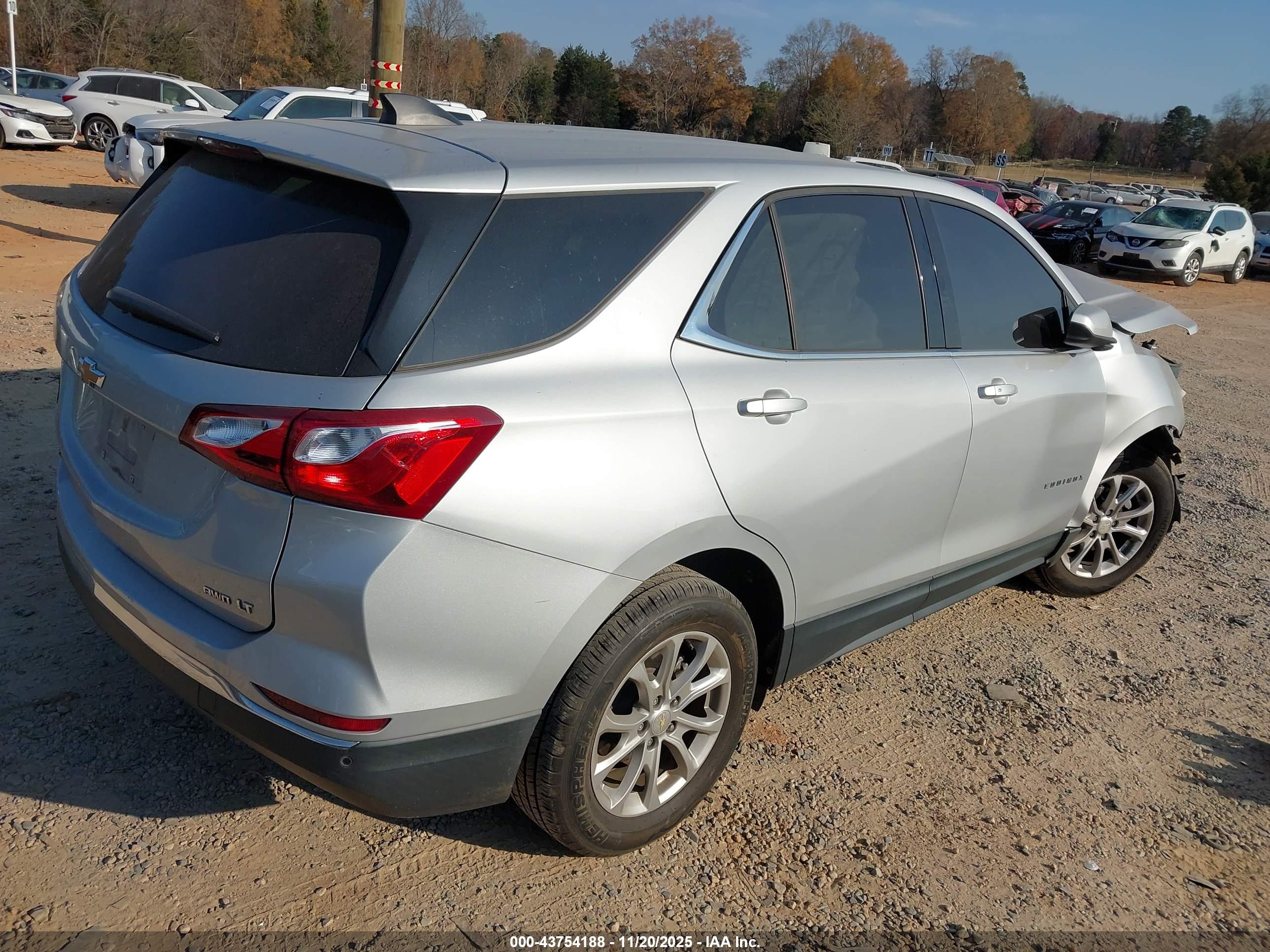 CHEVROLET EQUINOX image 4