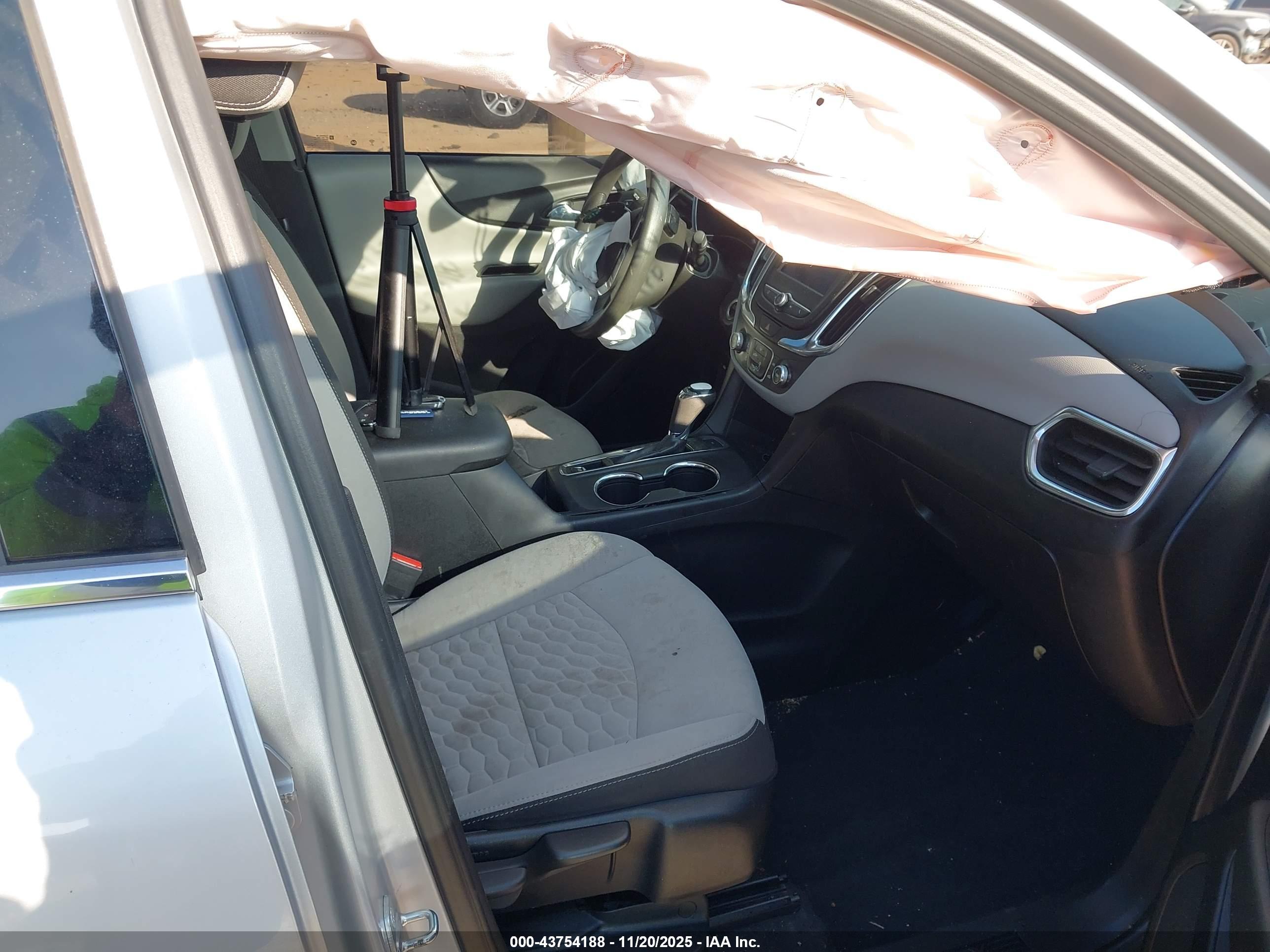 CHEVROLET EQUINOX image 5