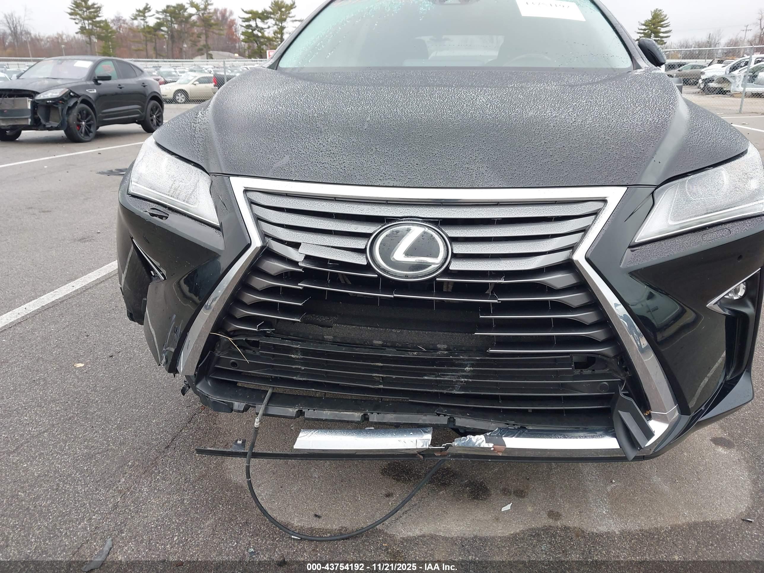 LEXUS RX image 6