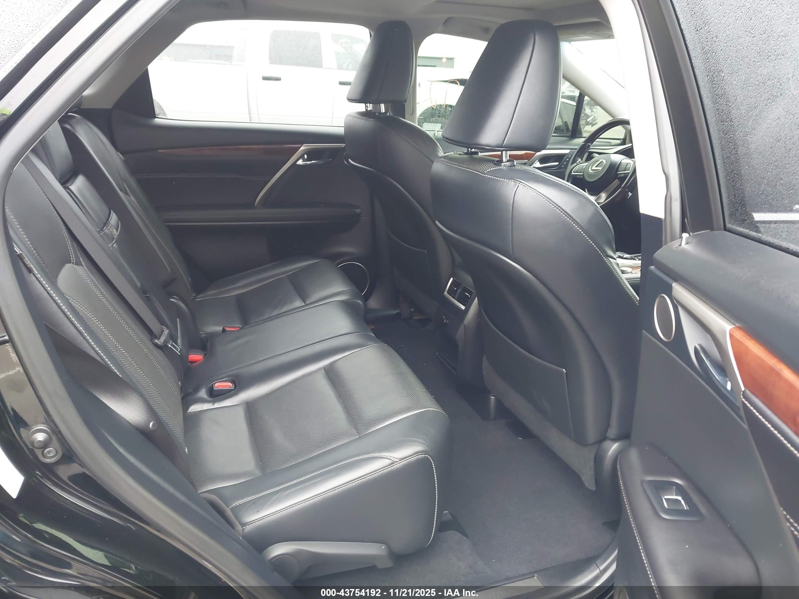 LEXUS RX image 8