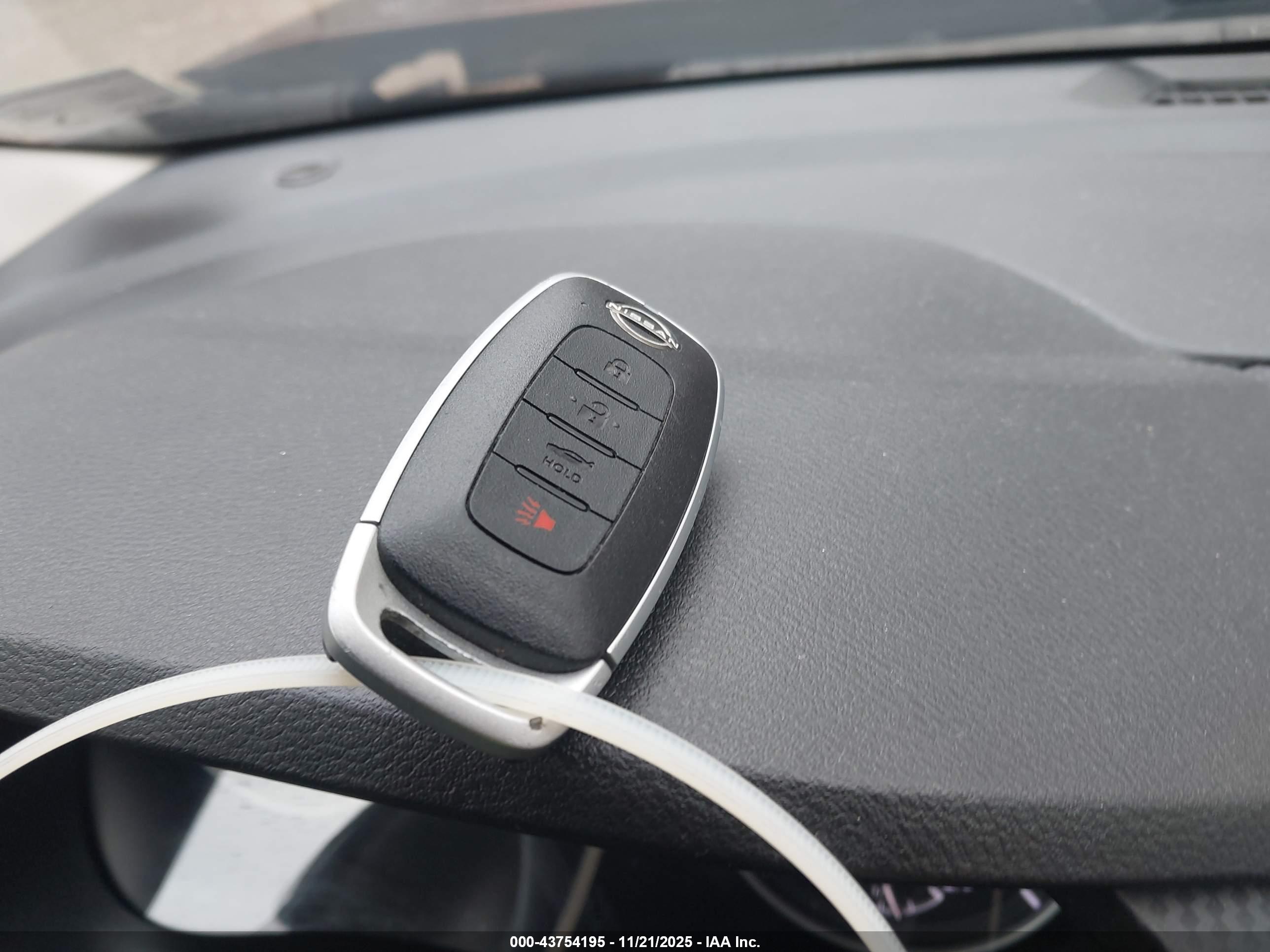 NISSAN SENTRA image 11
