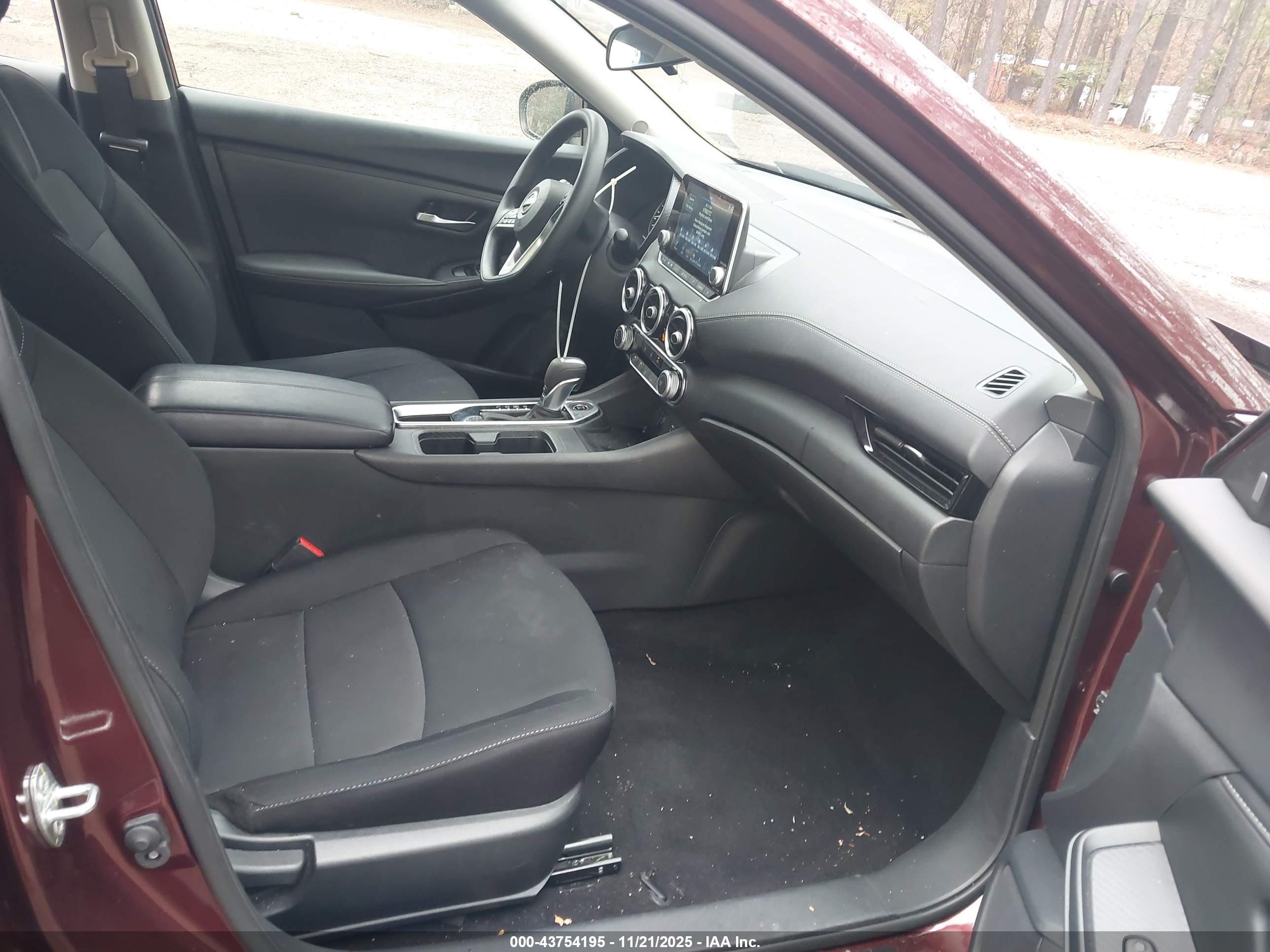 NISSAN SENTRA image 5
