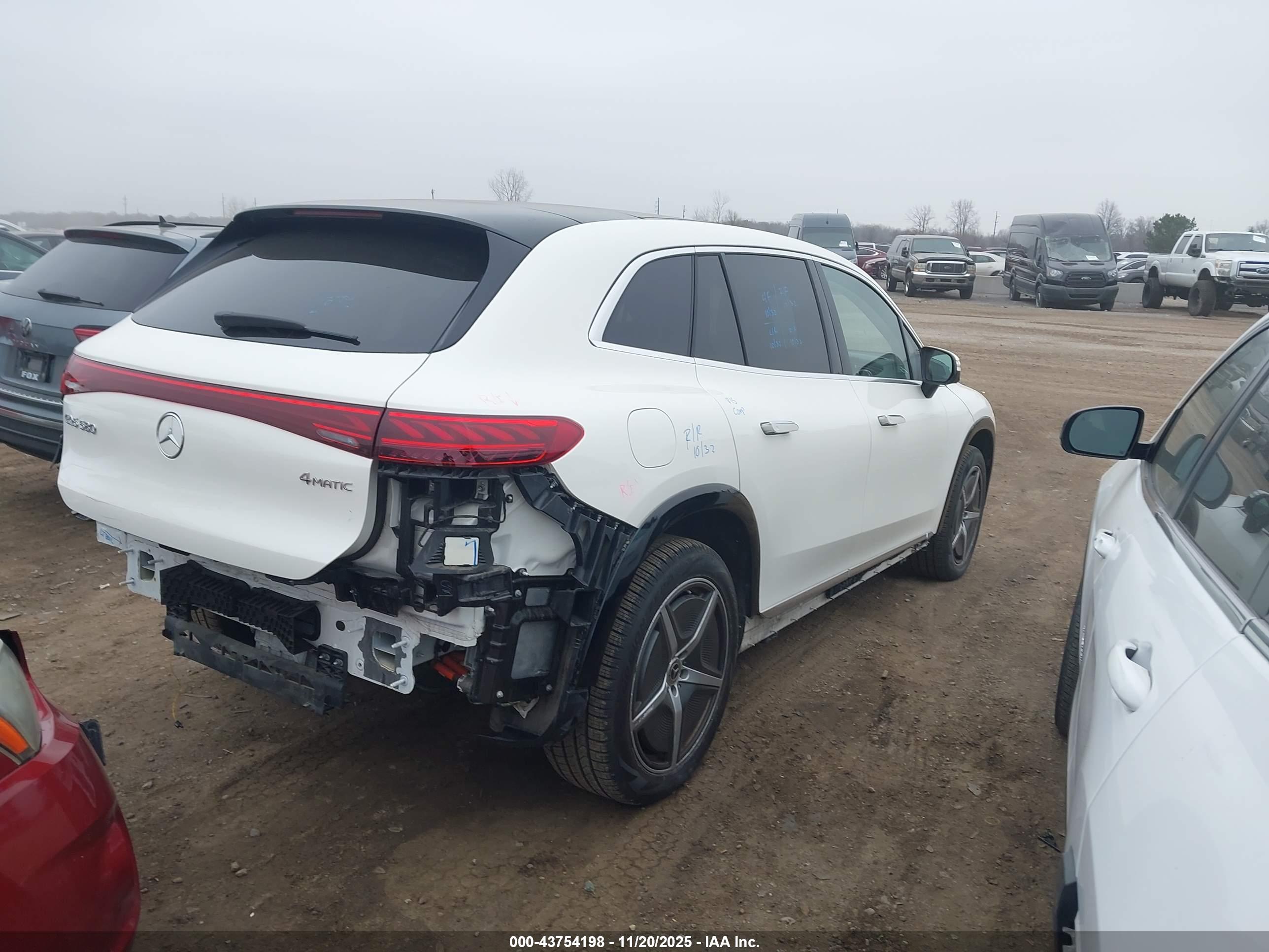 MERCEDES-BENZ EQS image 4