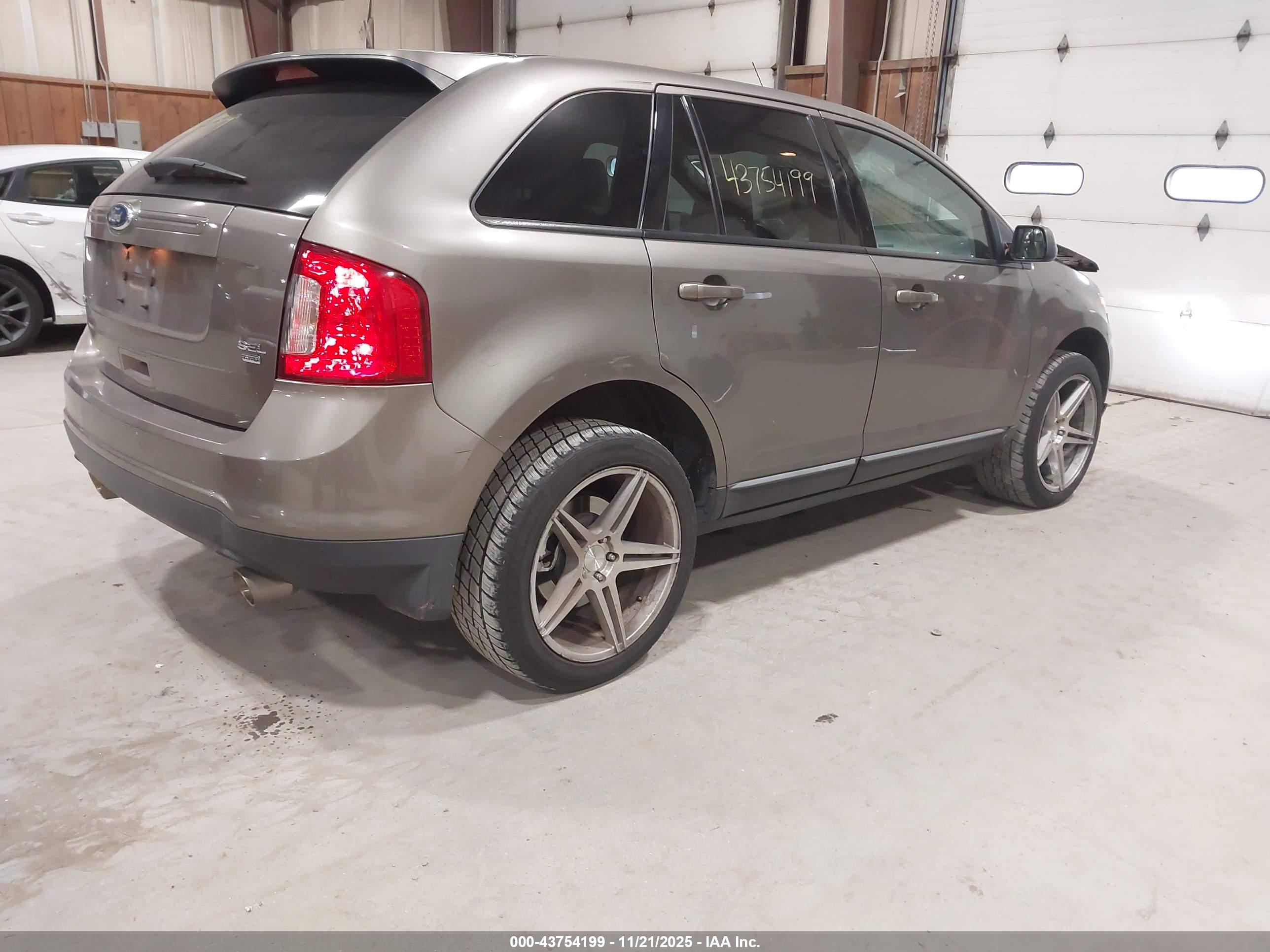FORD EDGE image 4