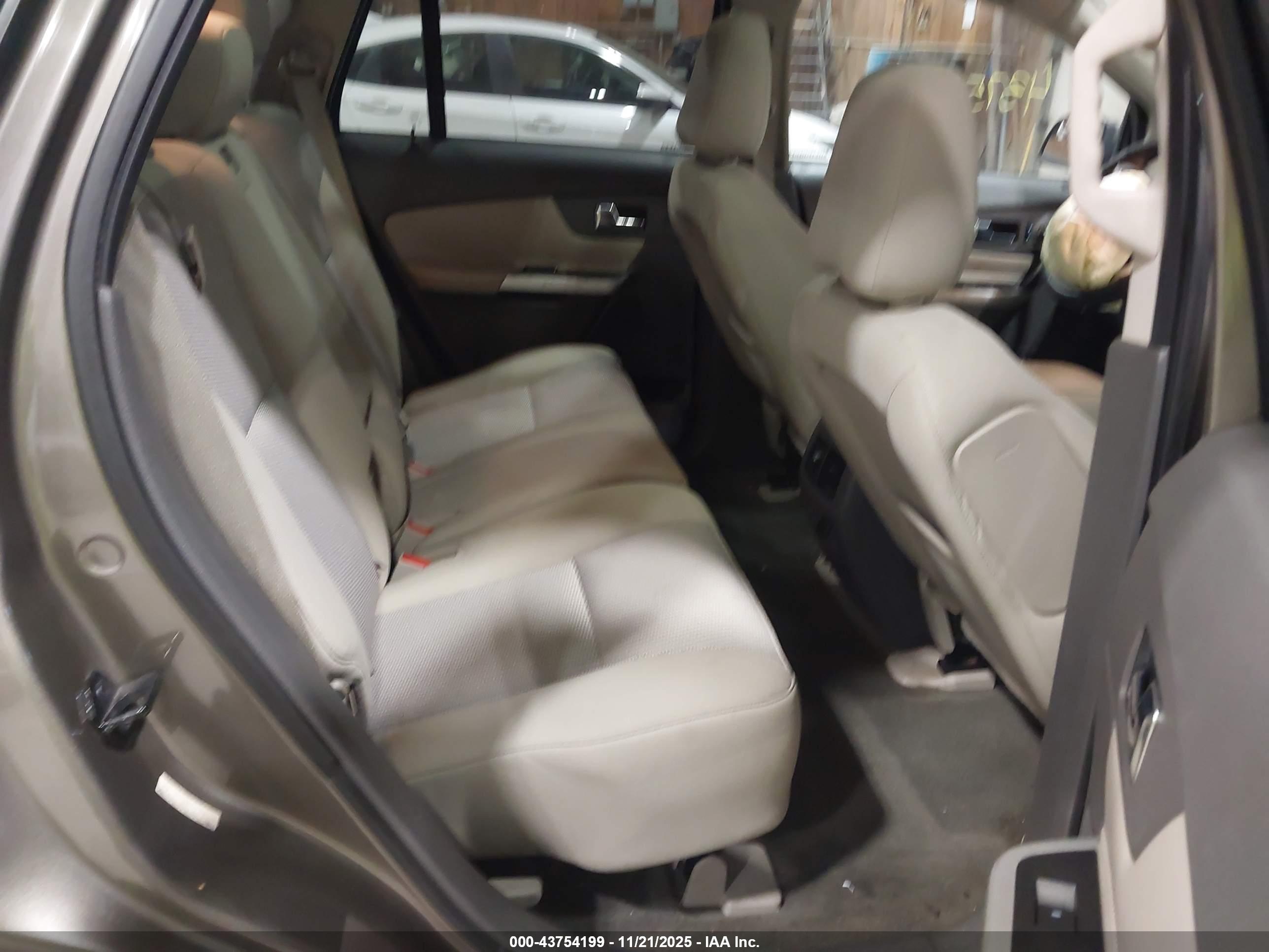 FORD EDGE image 8