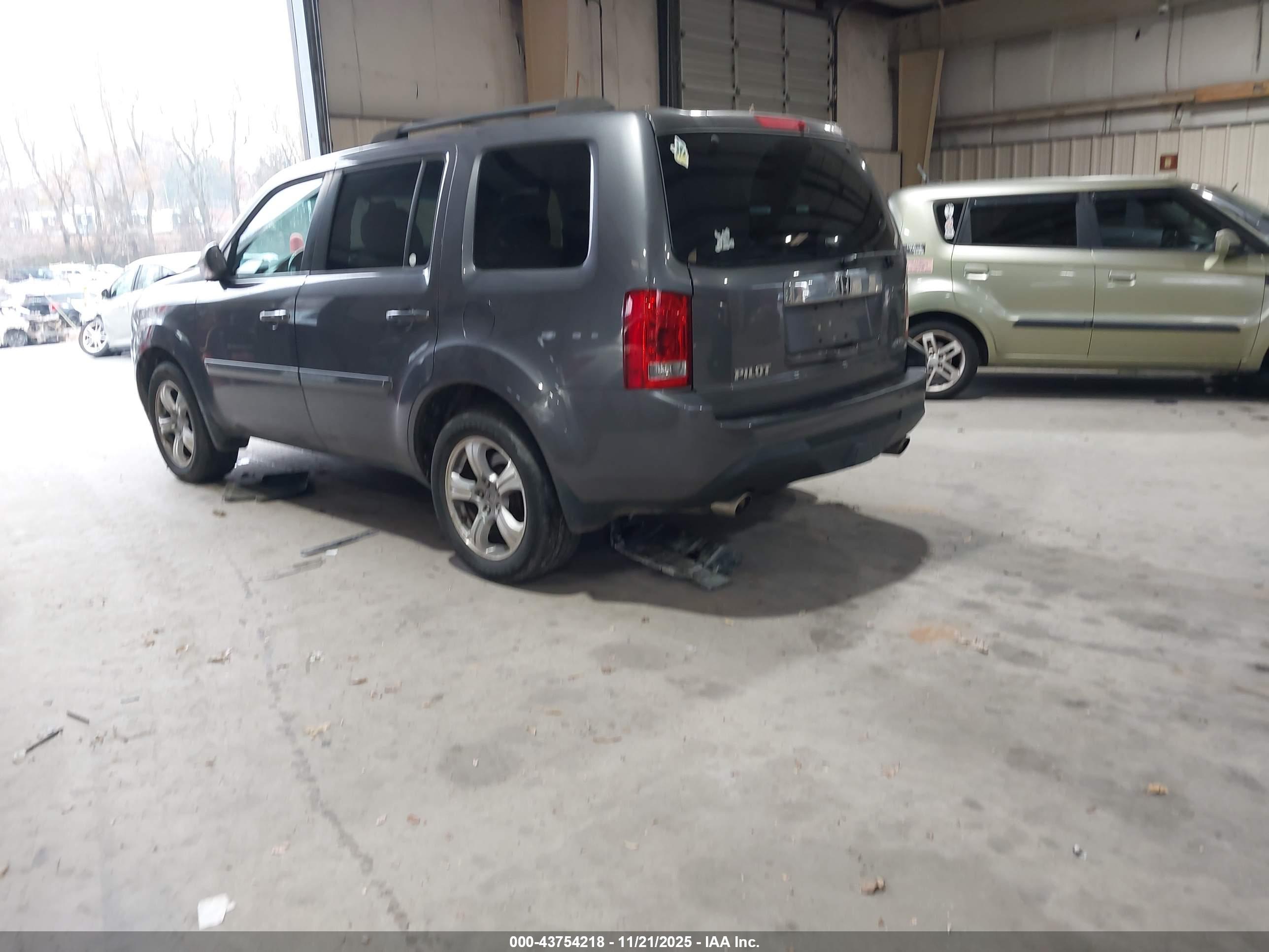 HONDA PILOT image 3