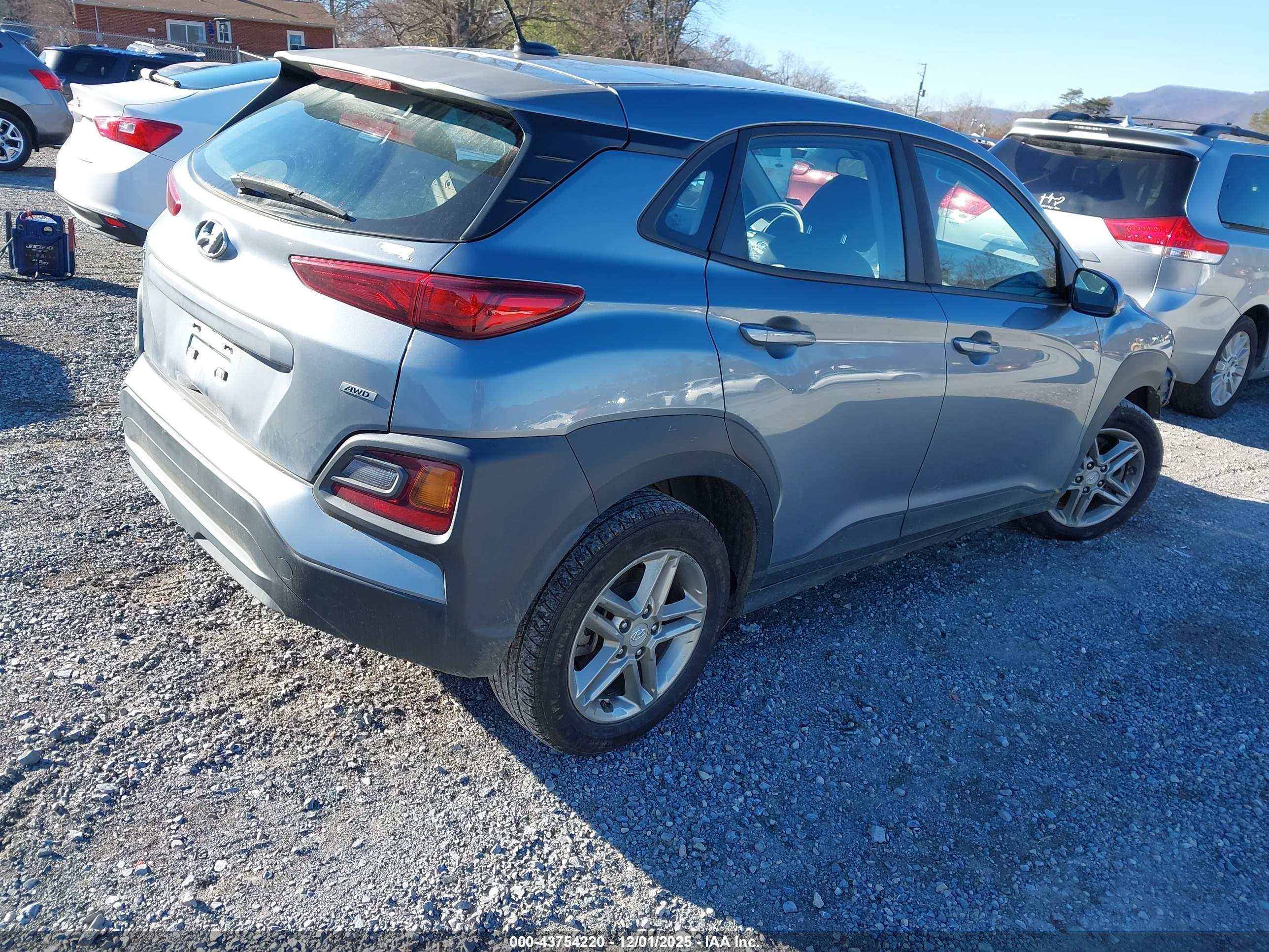 HYUNDAI KONA image 4