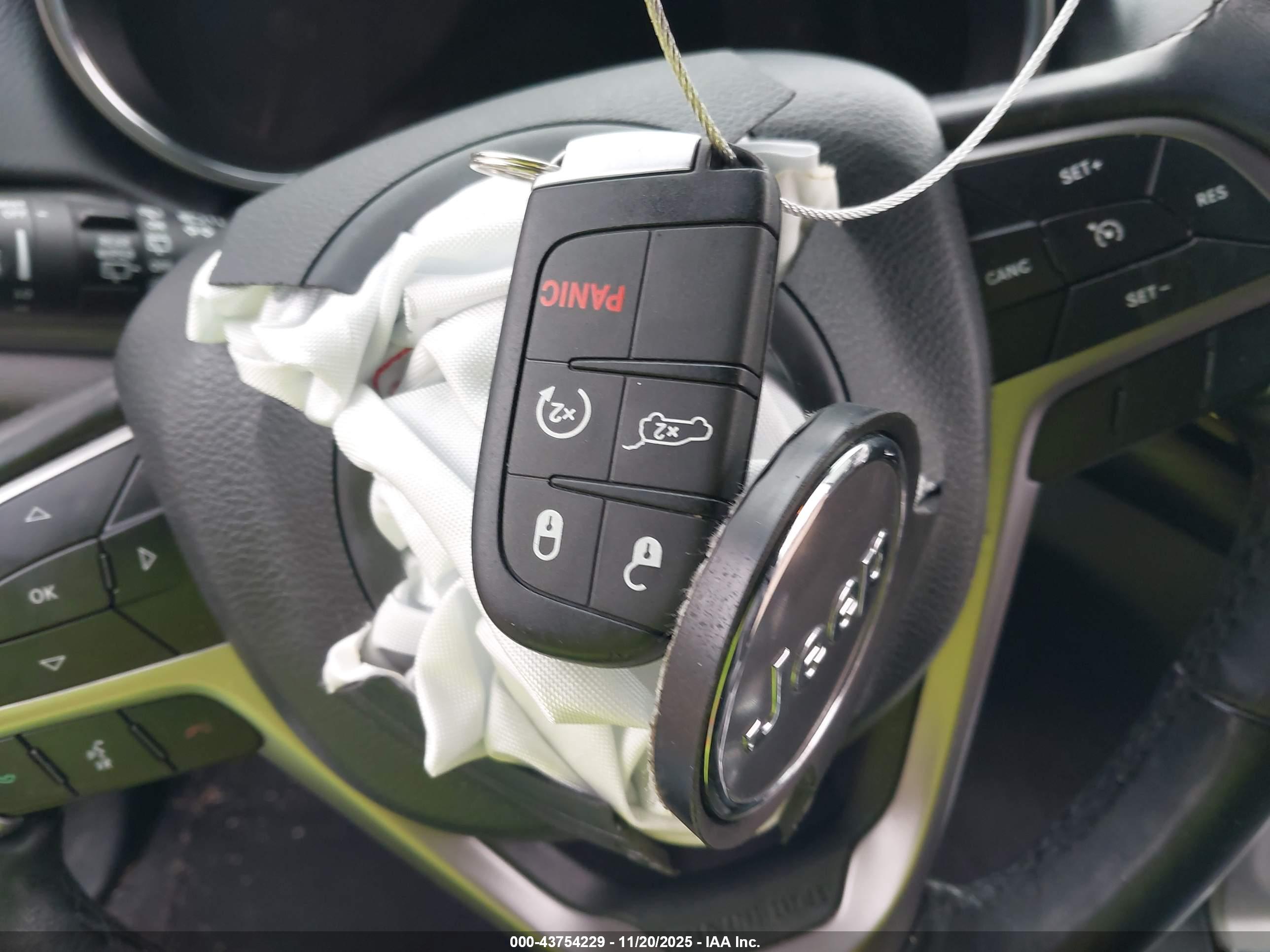 JEEP GRAND image 11