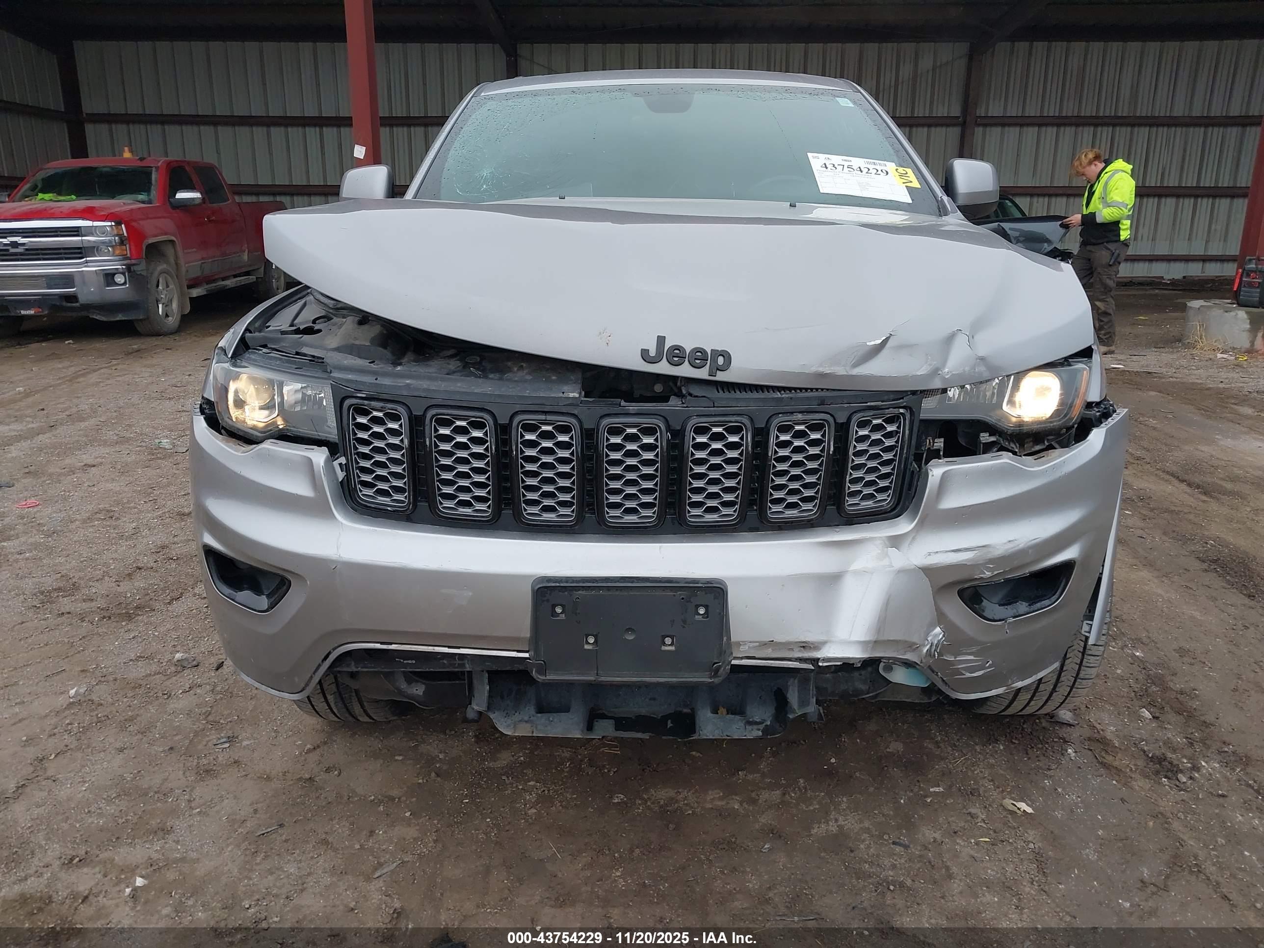 JEEP GRAND image 6