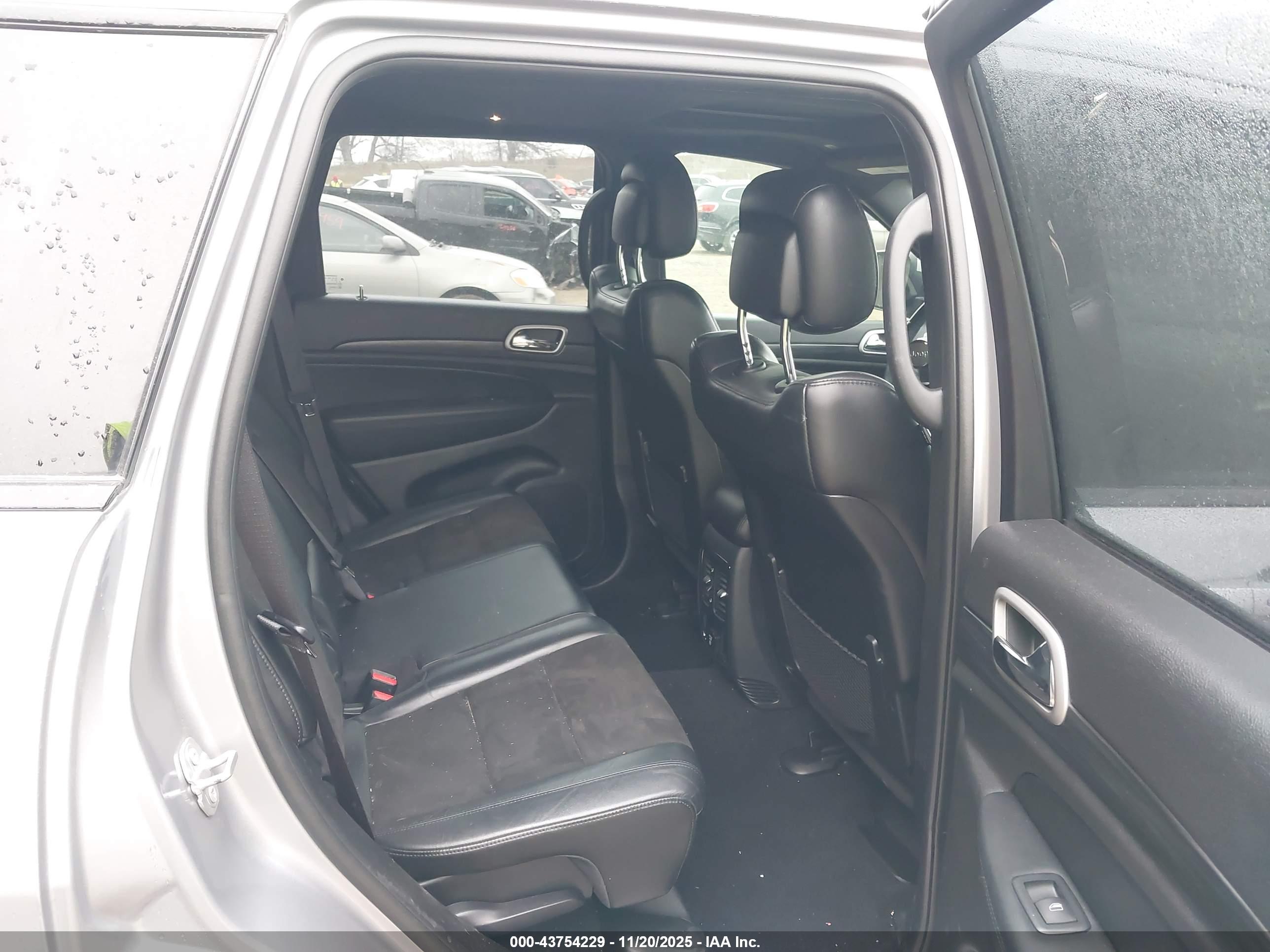 JEEP GRAND image 8