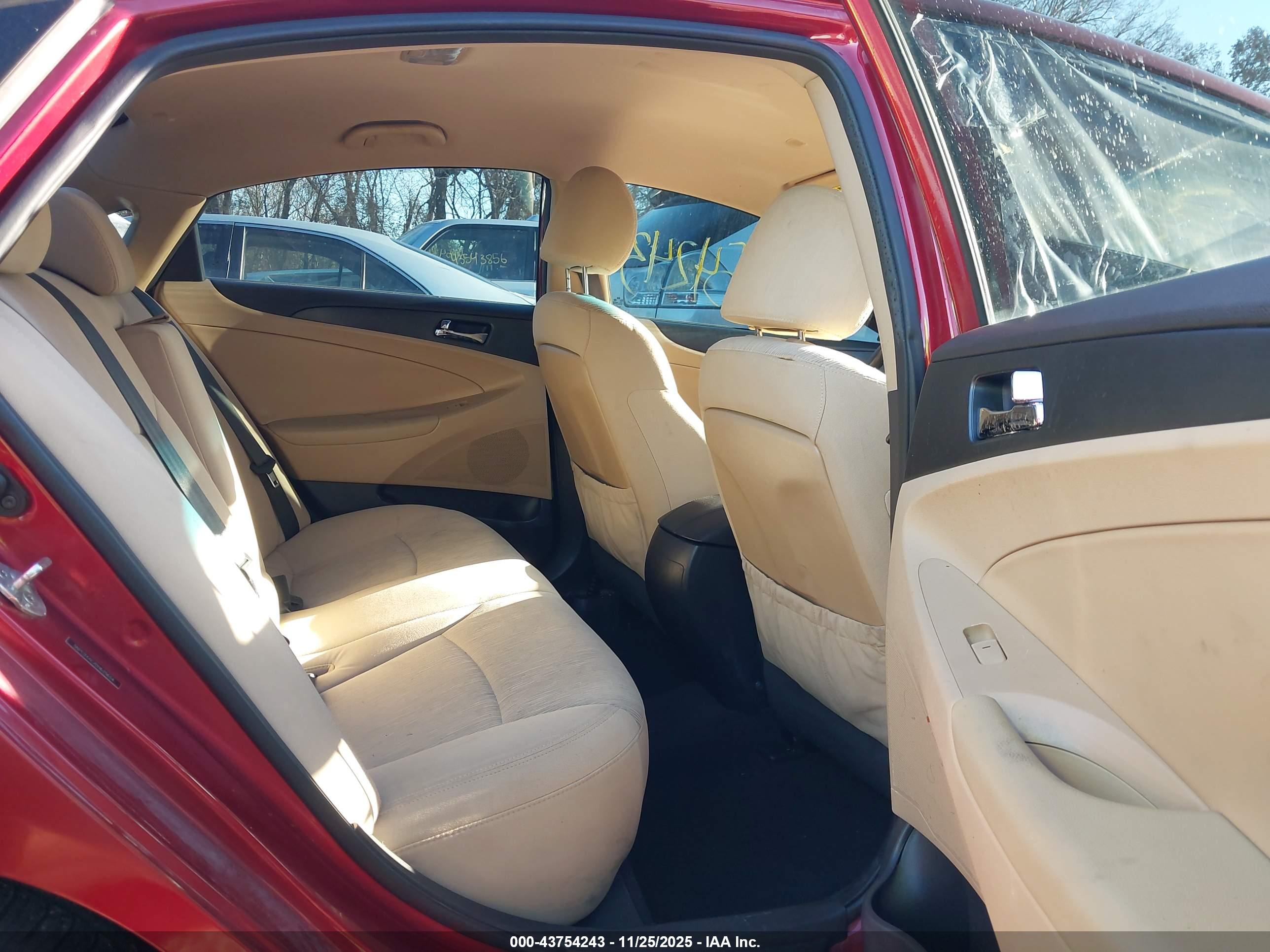 HYUNDAI SONATA image 8