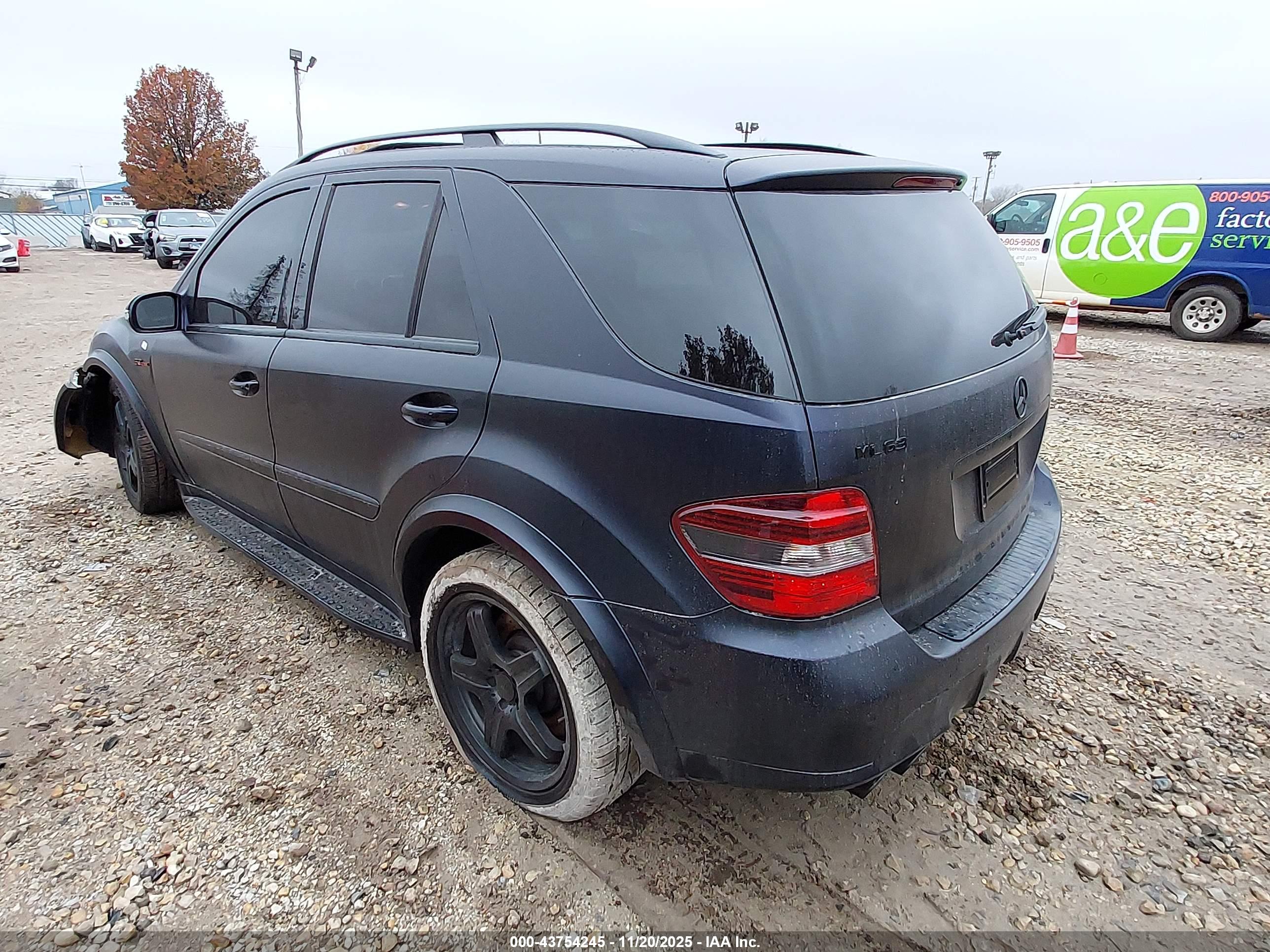 MERCEDES-BENZ ML63AMG image 3