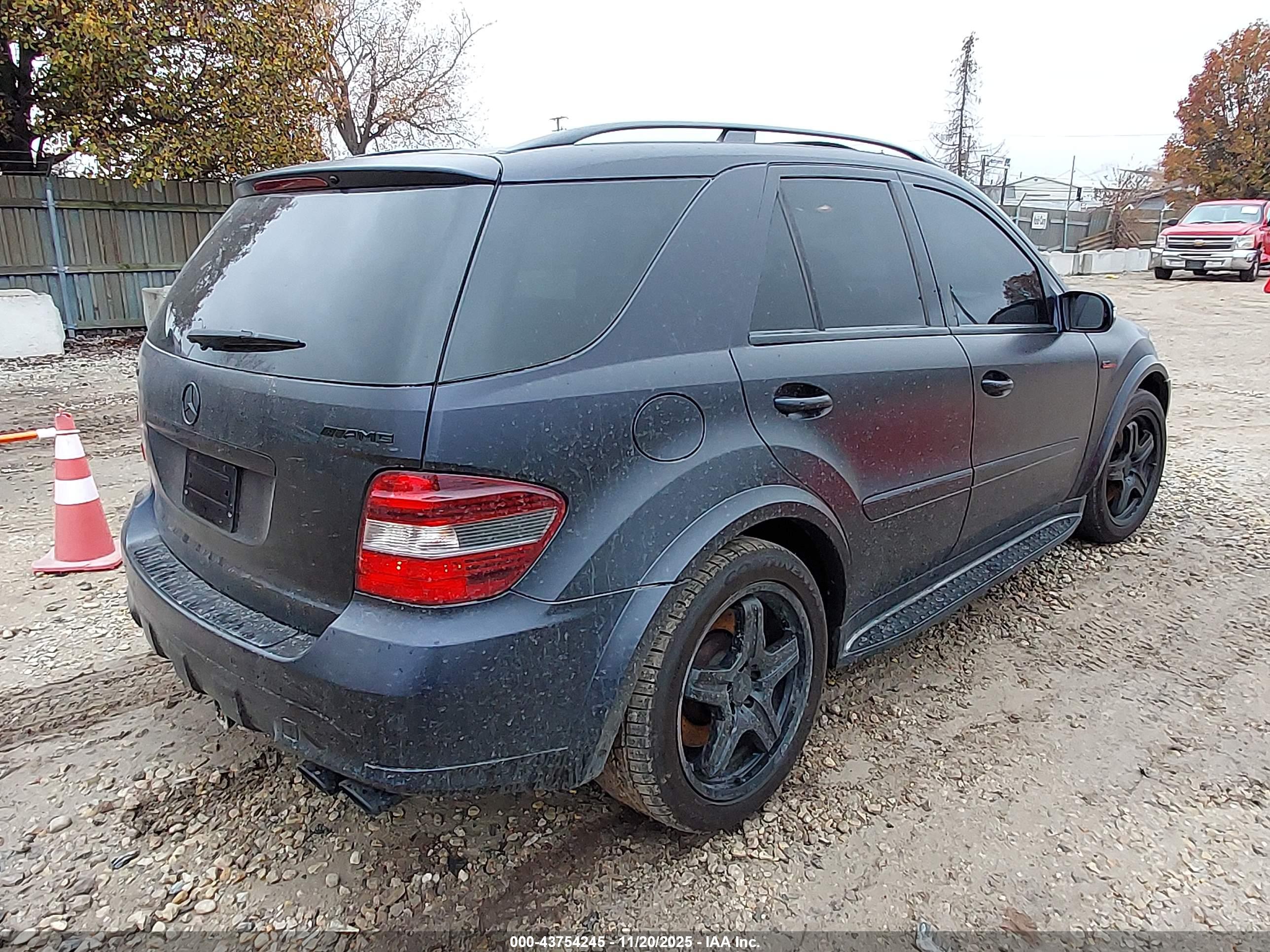MERCEDES-BENZ ML63AMG image 4