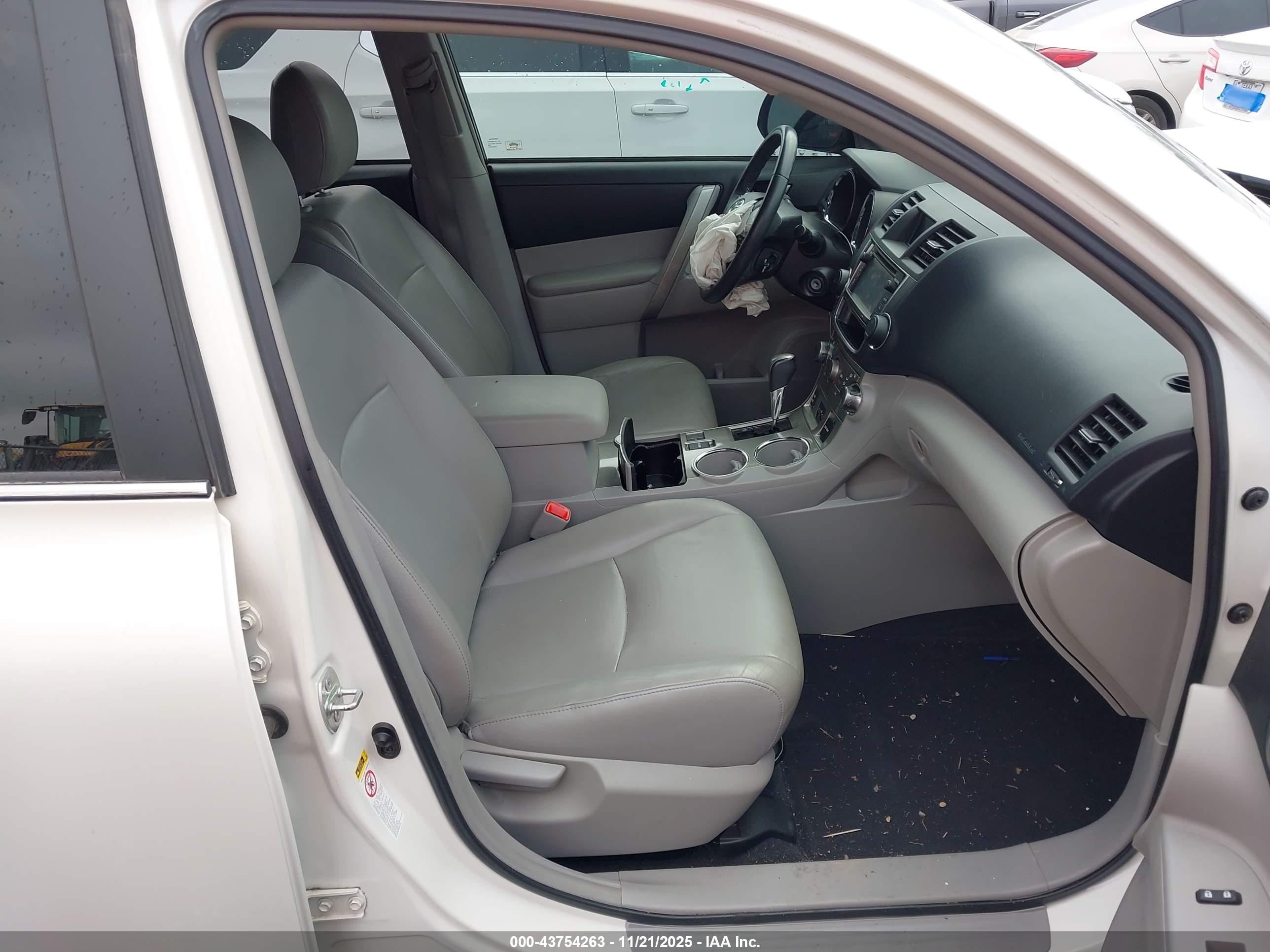 TOYOTA HIGHLANDER image 5
