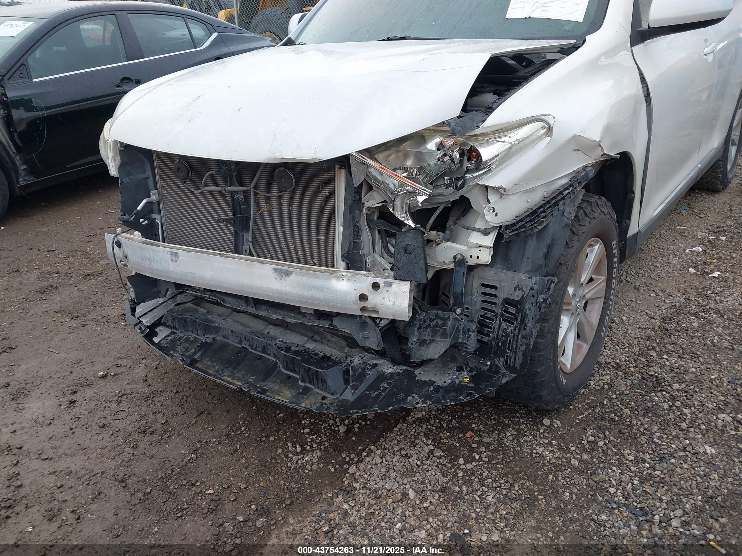 TOYOTA HIGHLANDER image 6