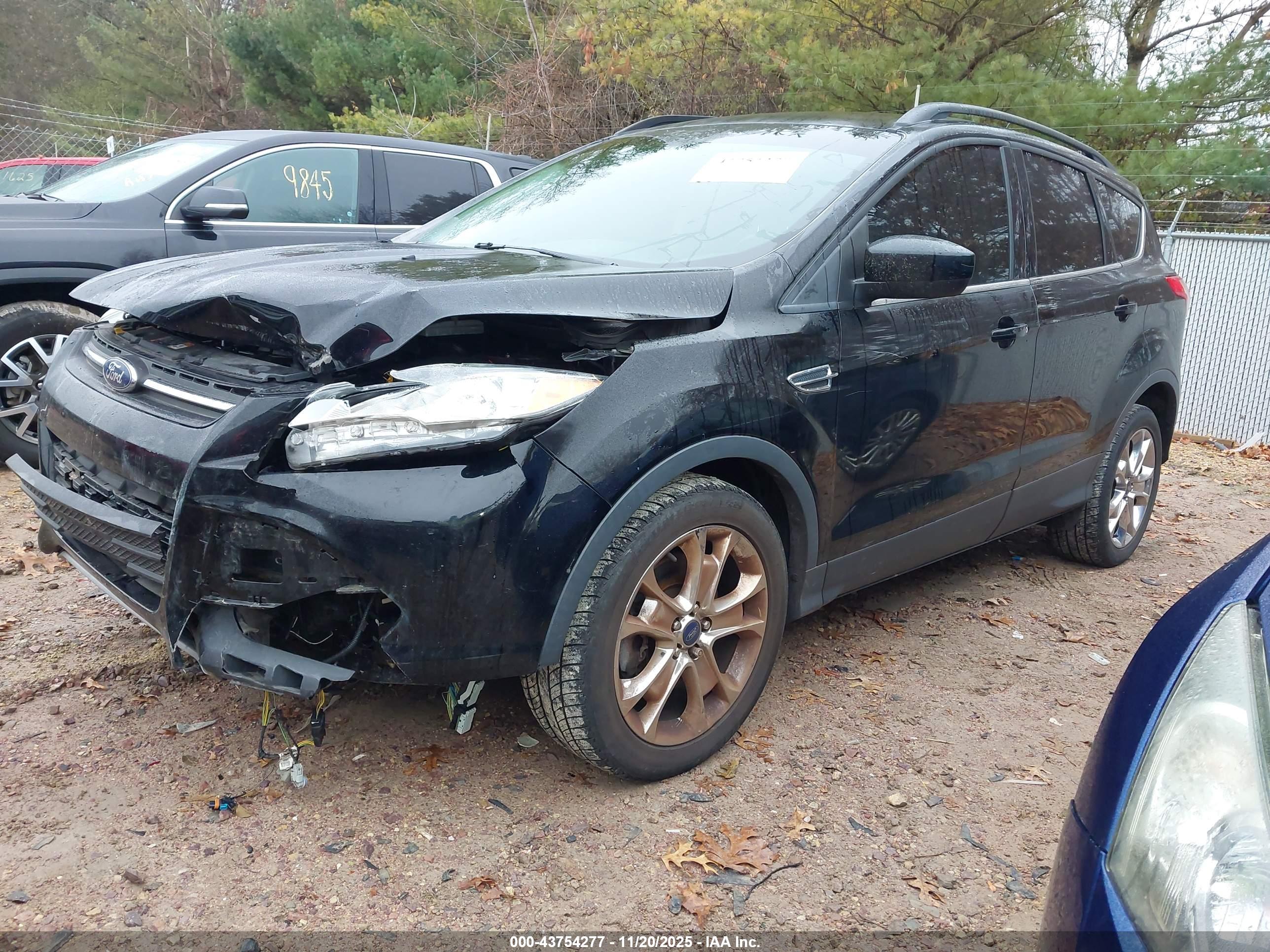 FORD ESCAPE image 2