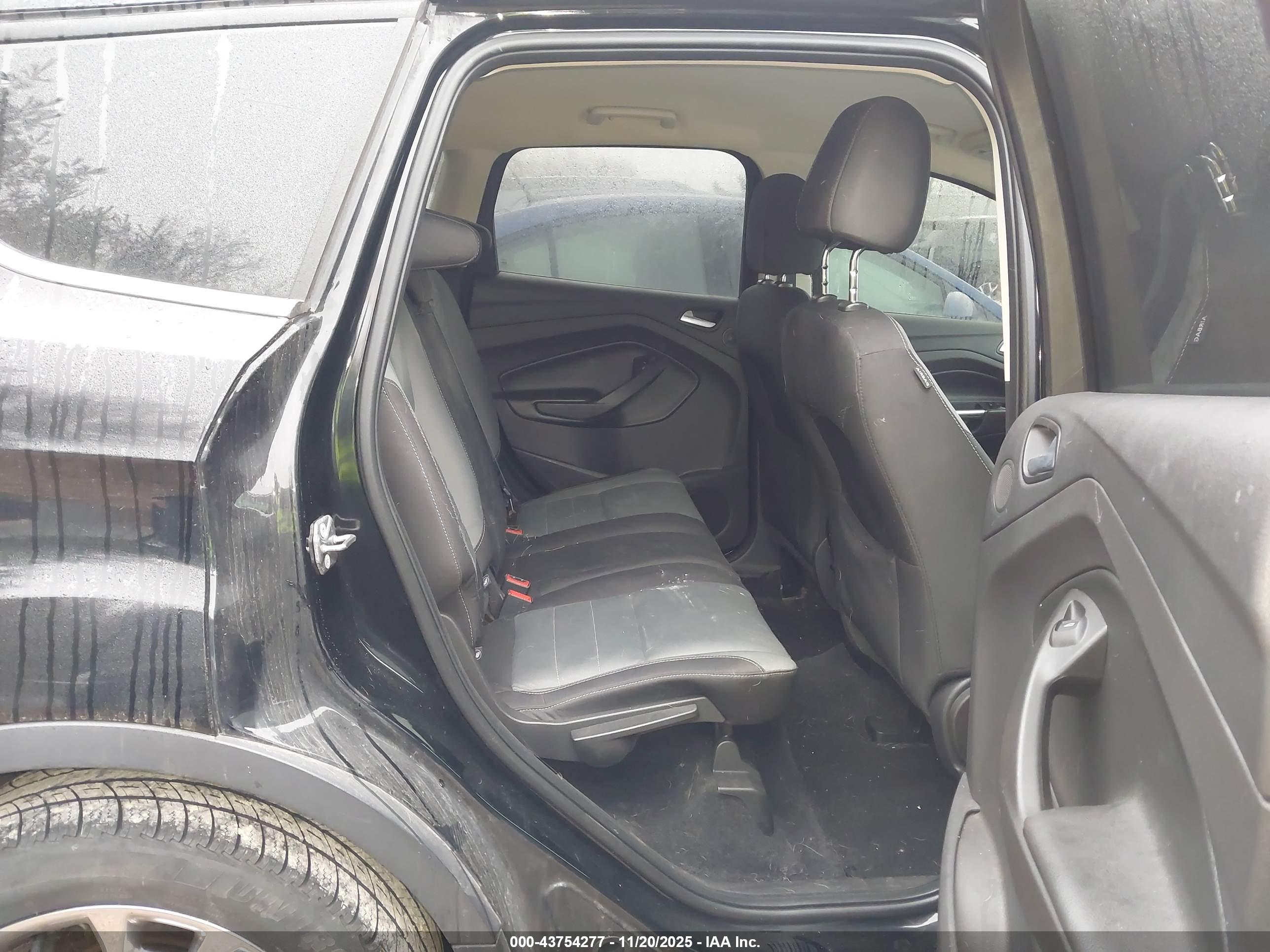 FORD ESCAPE image 8