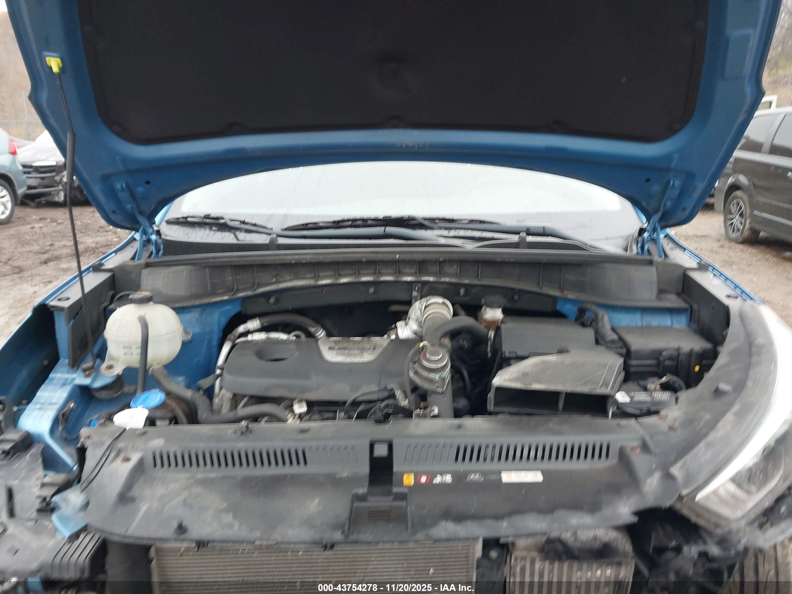 HYUNDAI TUCSON image 10