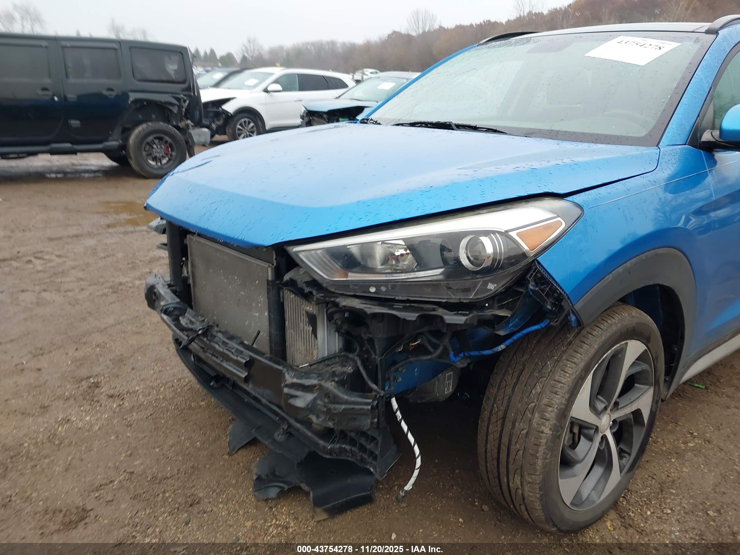 HYUNDAI TUCSON image 6