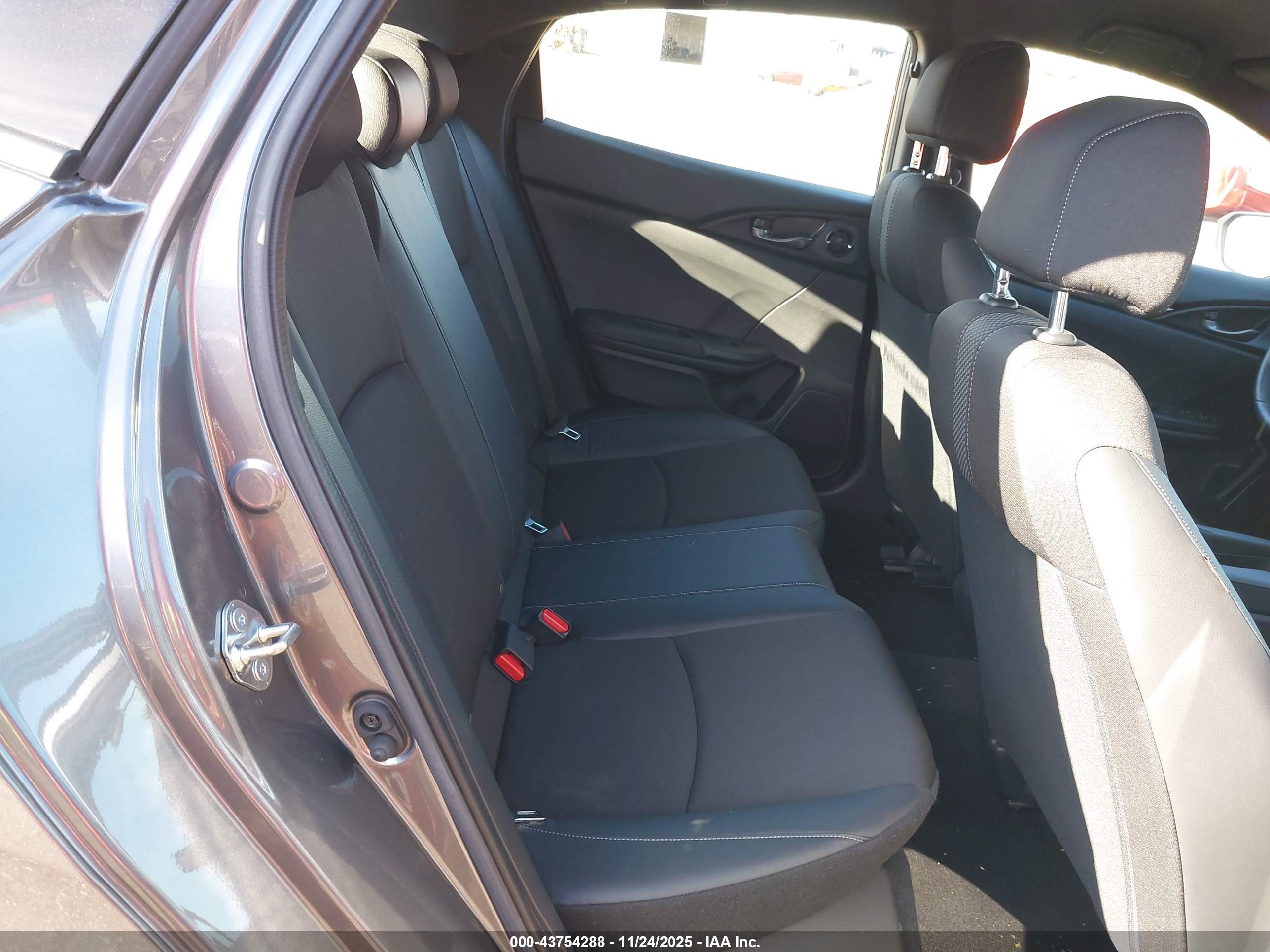 HONDA CIVIC image 8