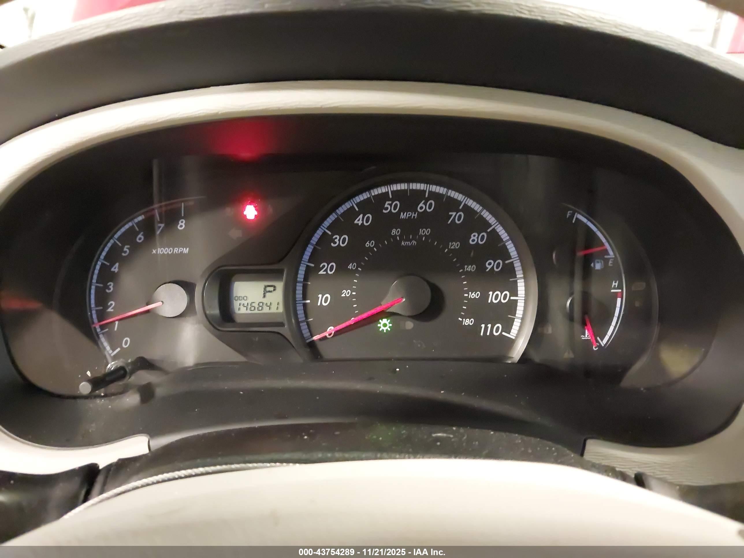 TOYOTA SIENNA image 7