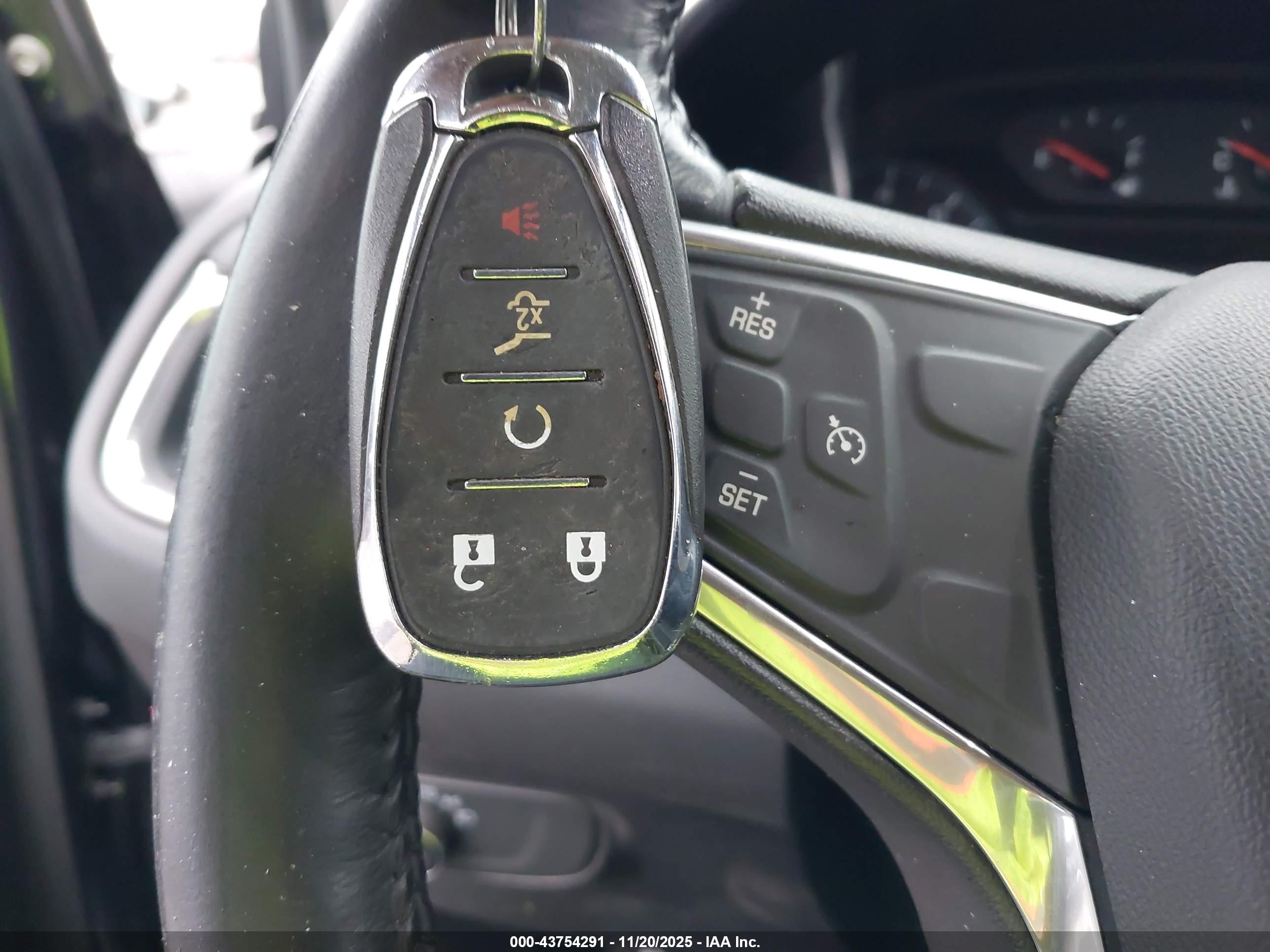 CHEVROLET EQUINOX image 11