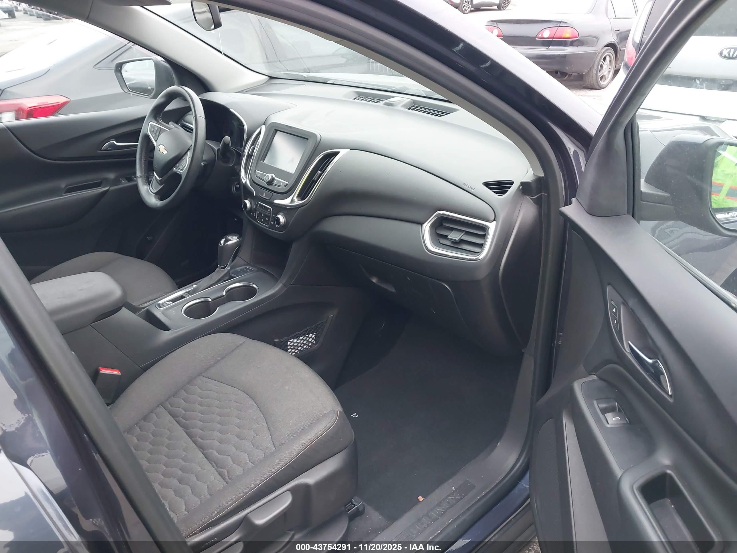 CHEVROLET EQUINOX image 5