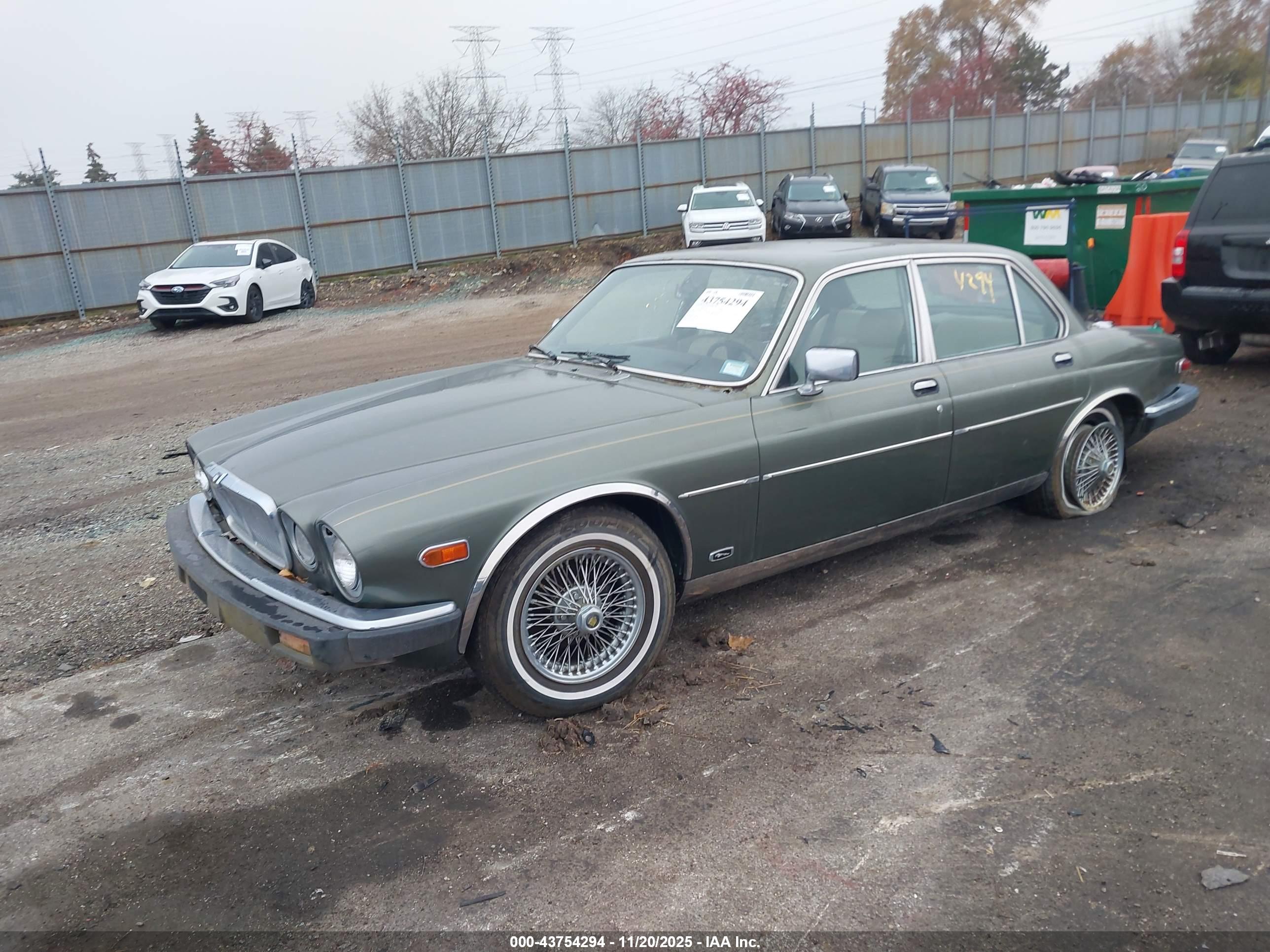 JAGUAR XJ6 image 2