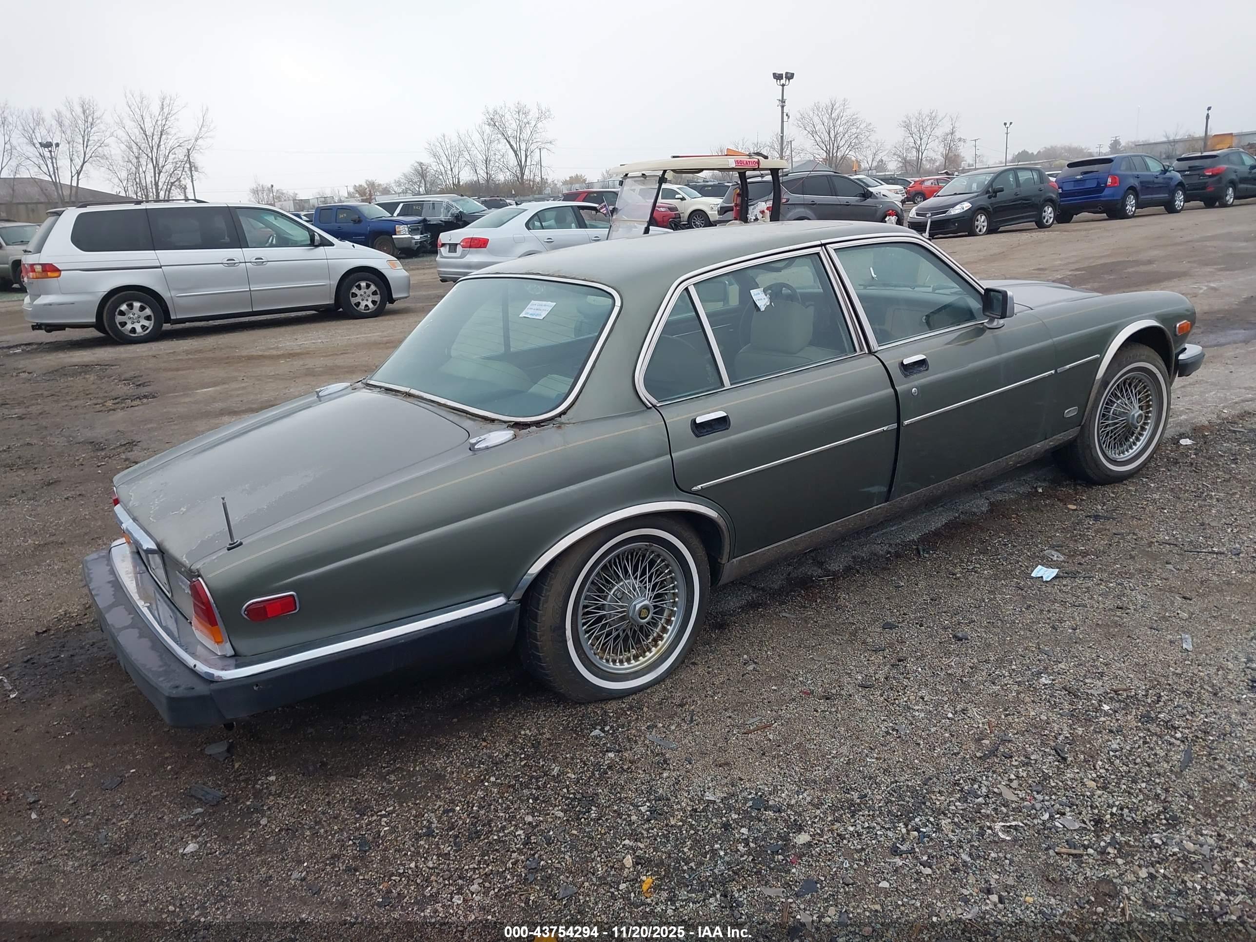 JAGUAR XJ6 image 4
