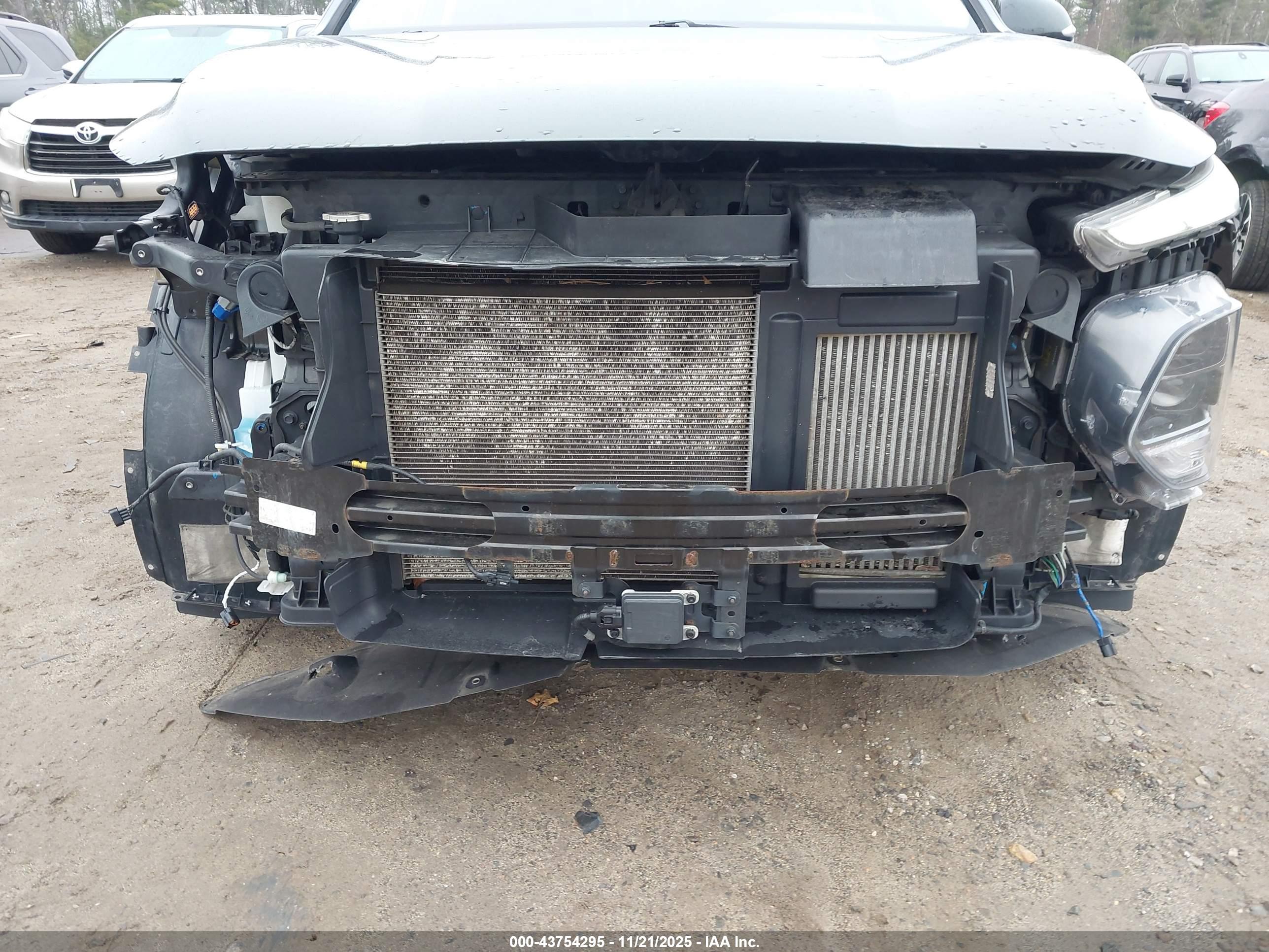 HYUNDAI SANTA image 6