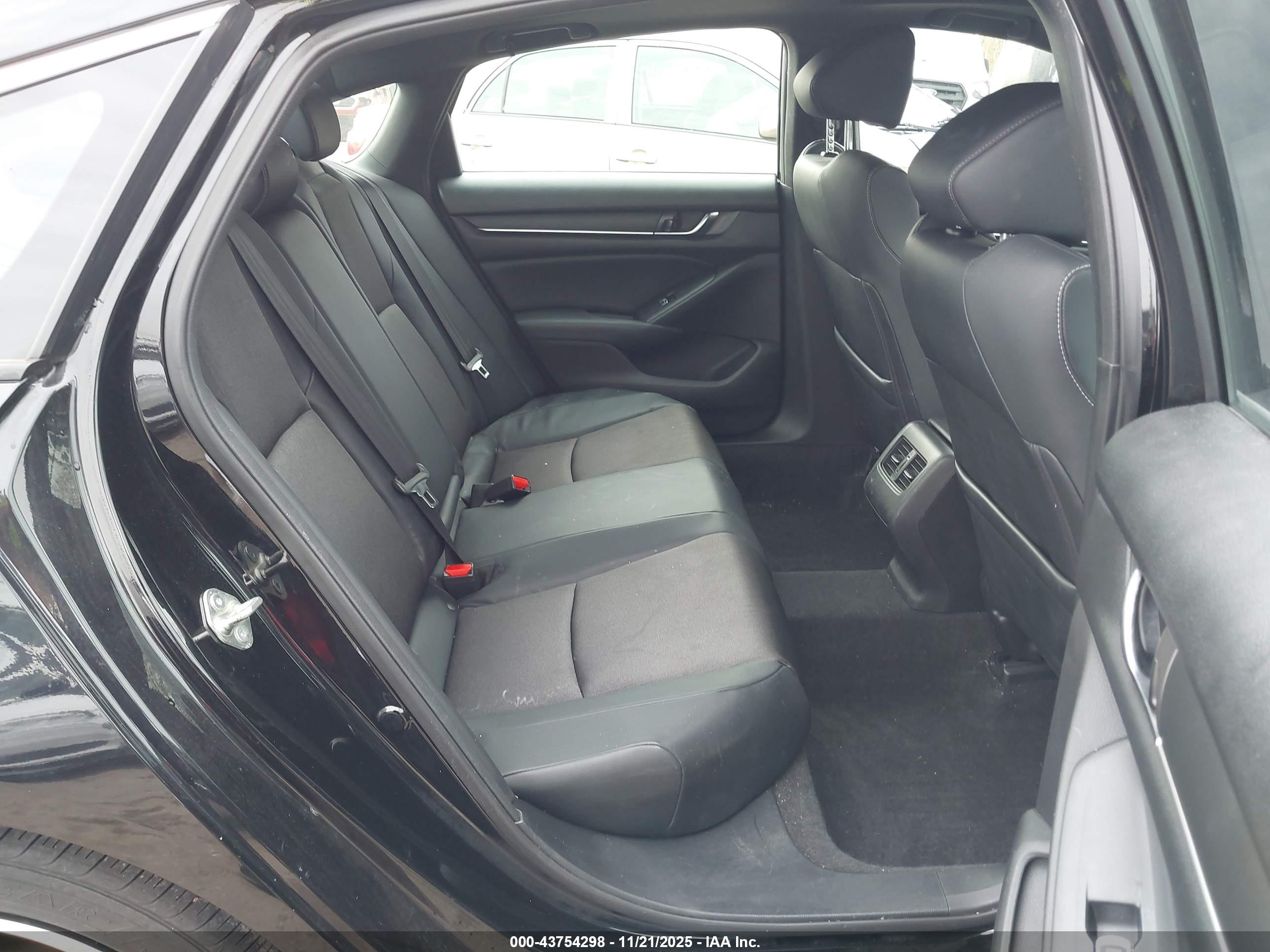 HONDA ACCORD image 8