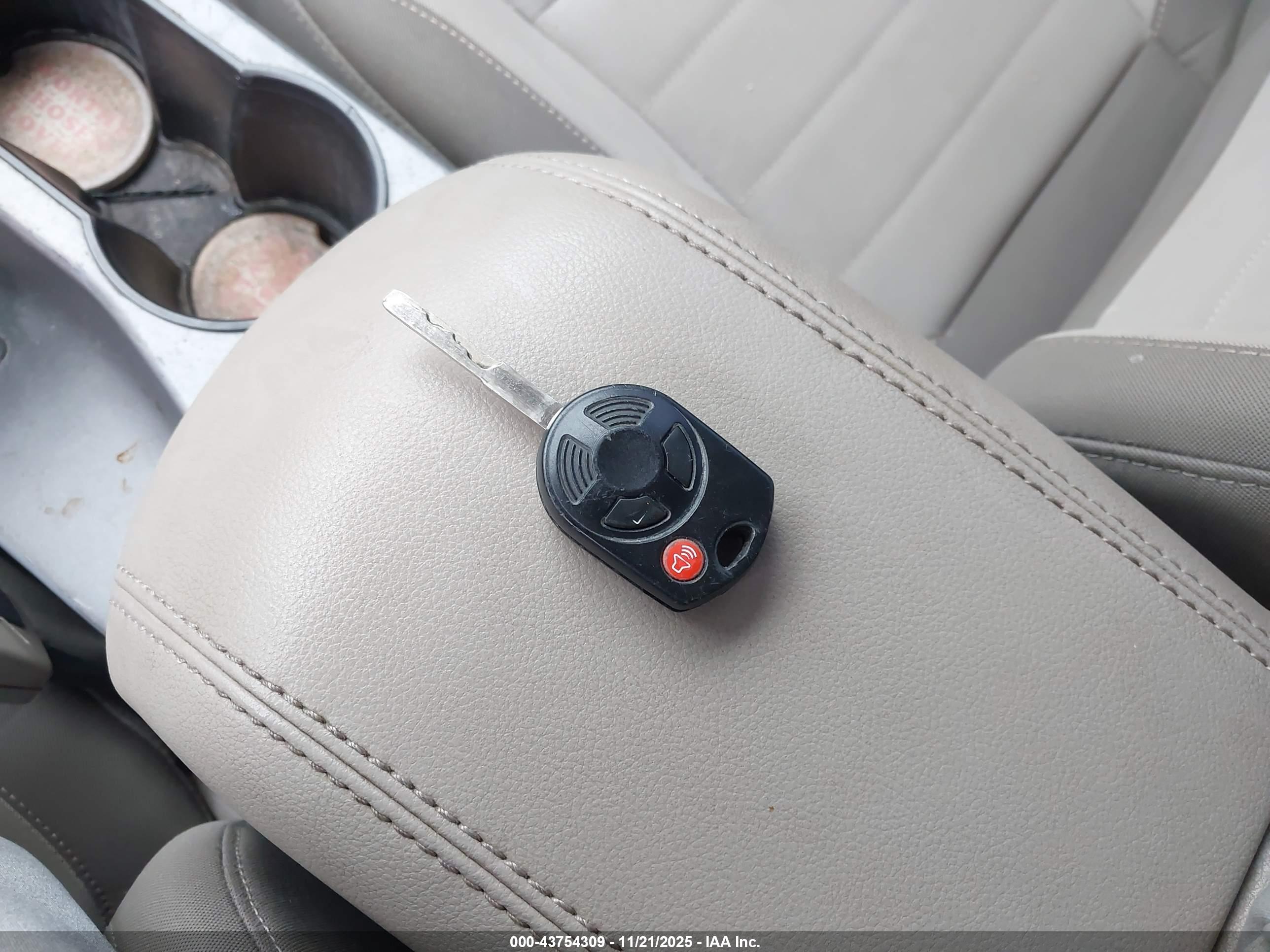FORD ESCAPE image 11