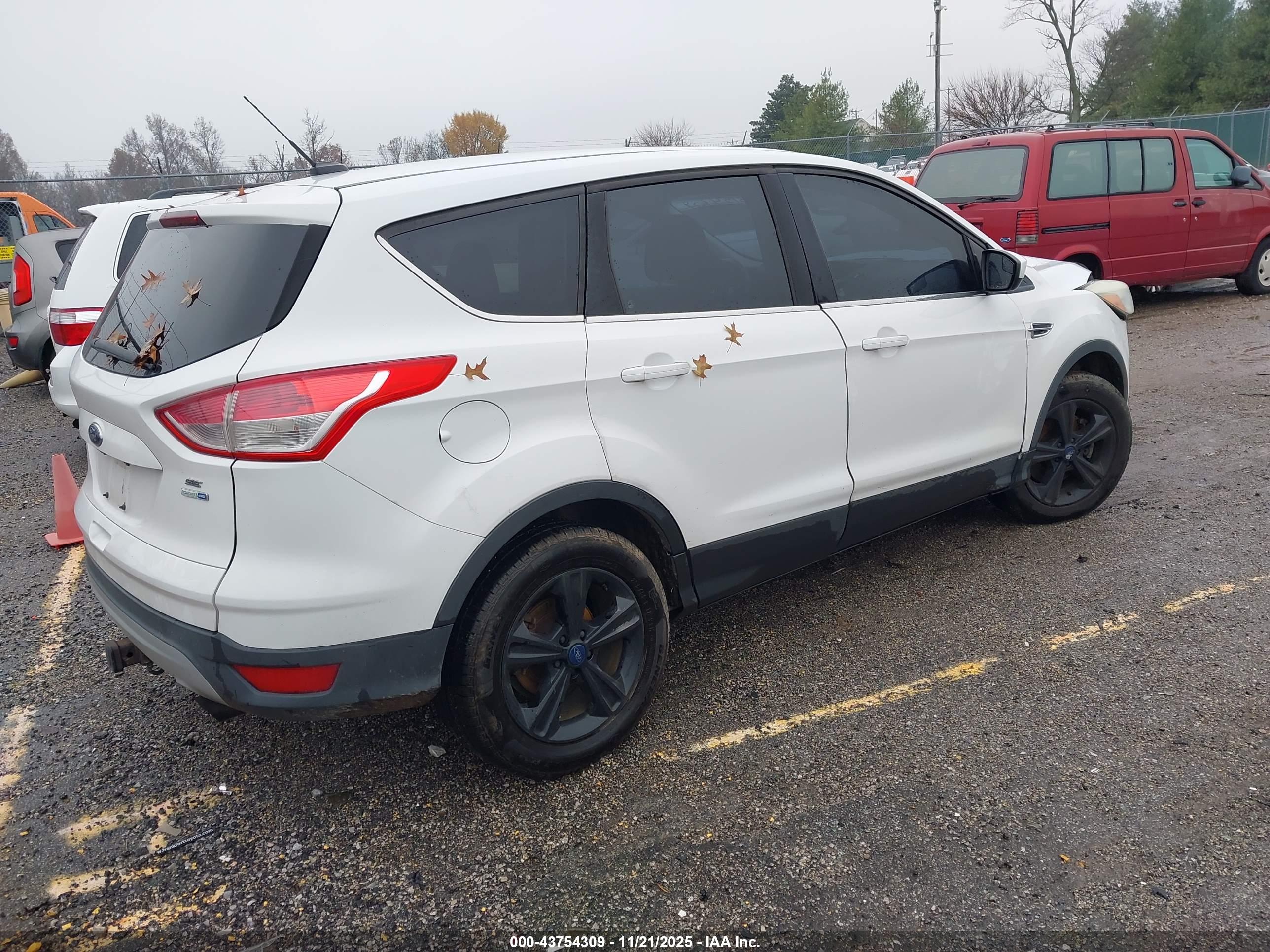 FORD ESCAPE image 4