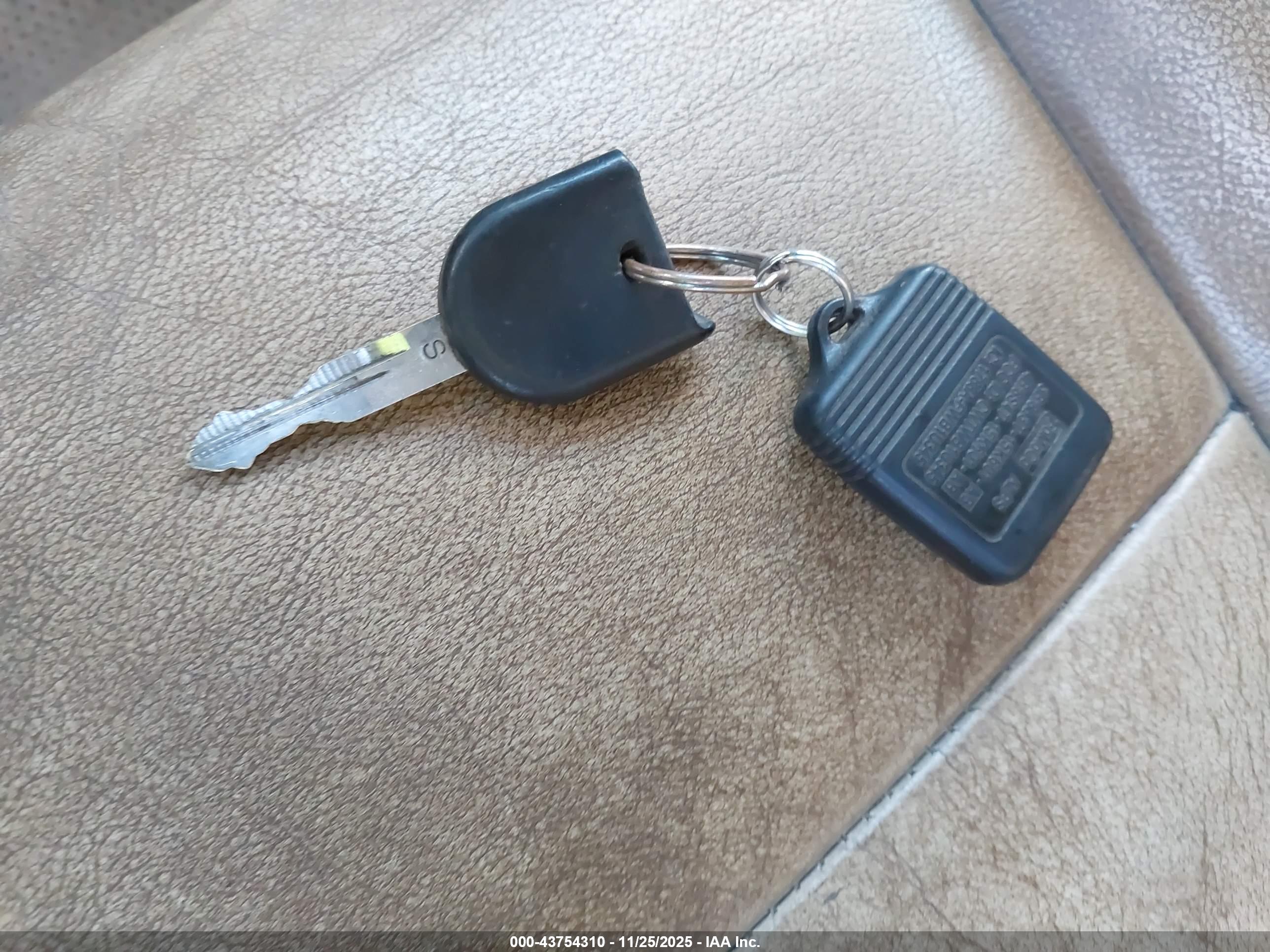 FORD EXPLORER image 11