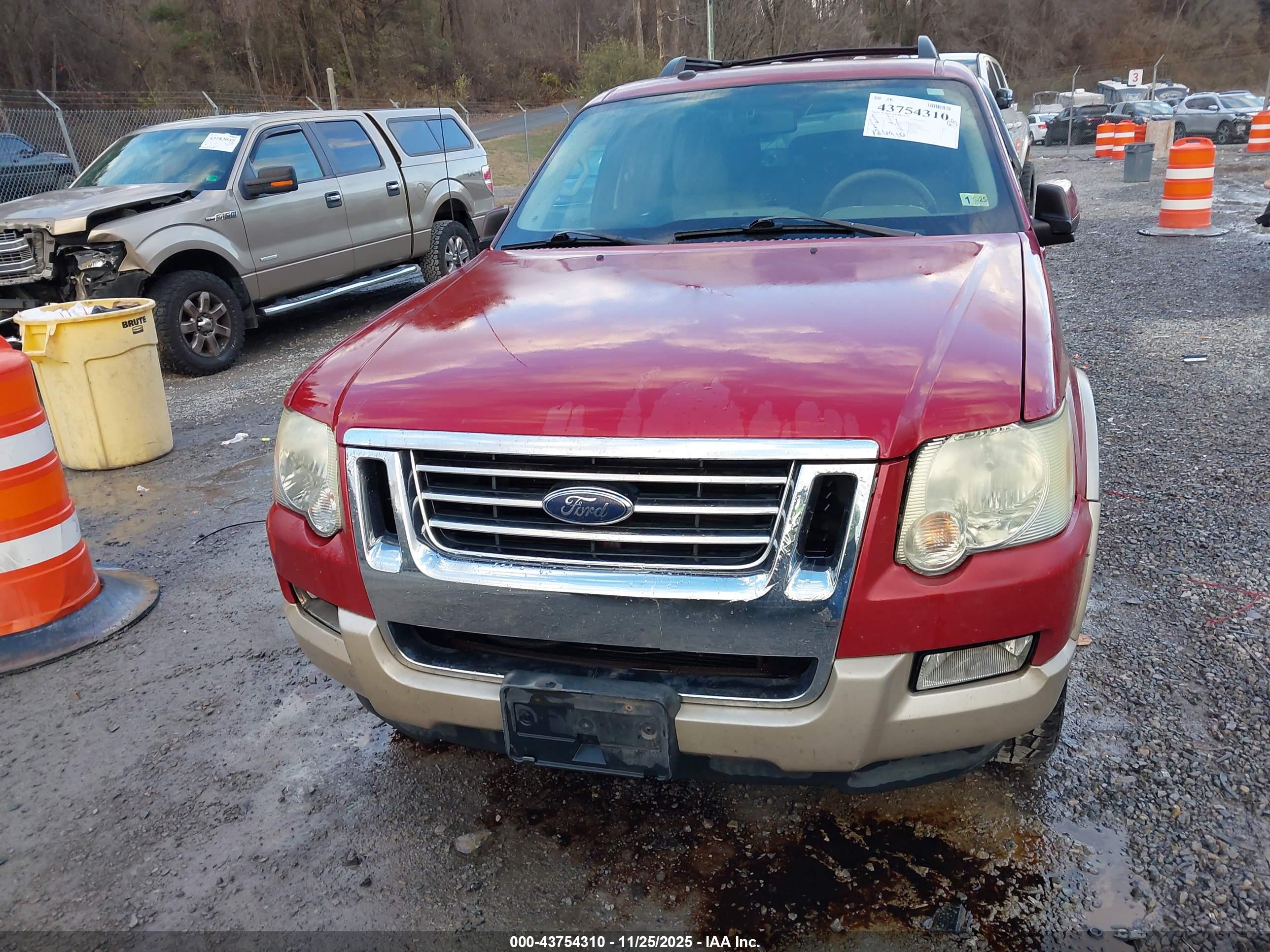 FORD EXPLORER image 6