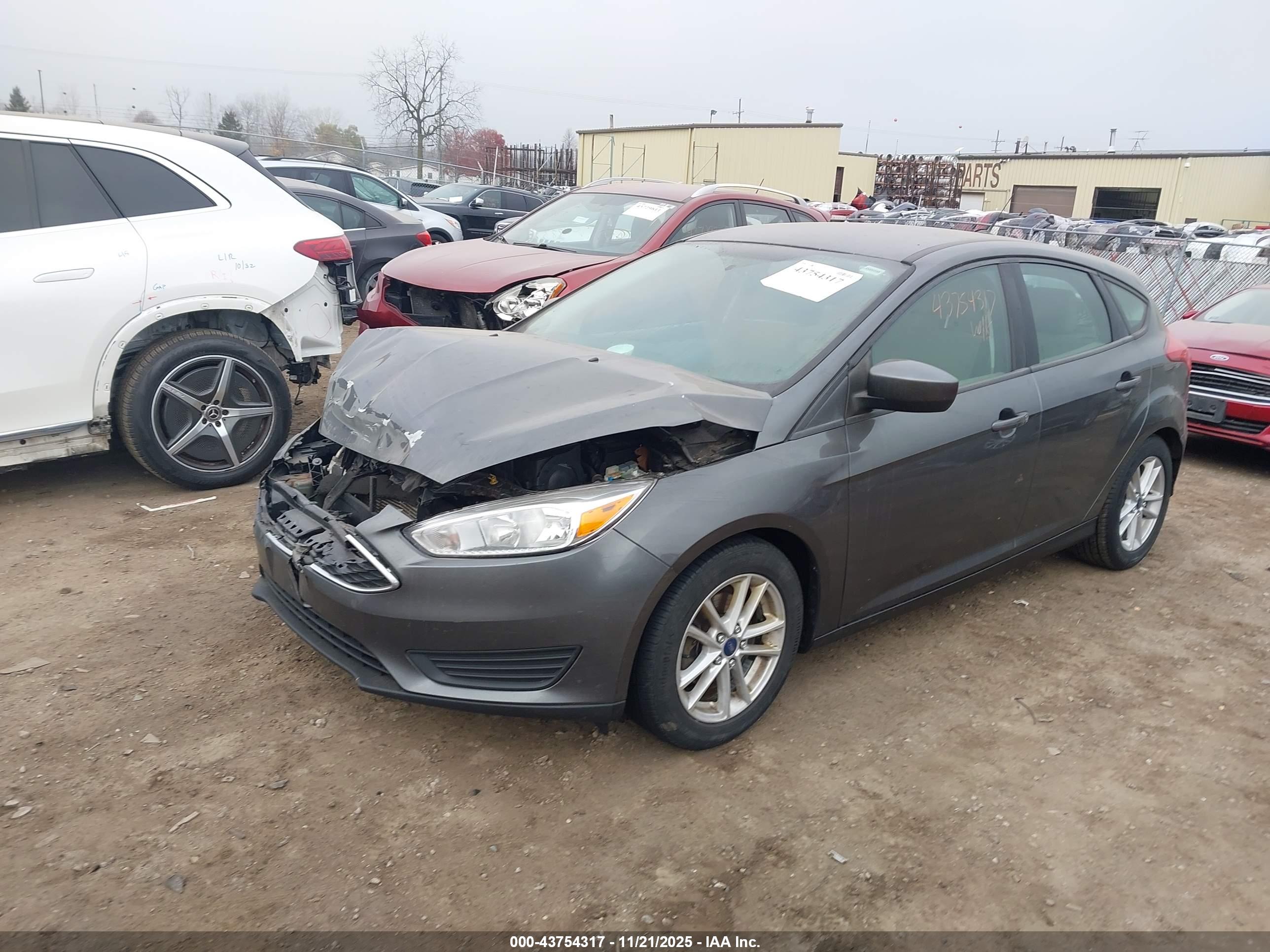 FORD FOCUS image 2