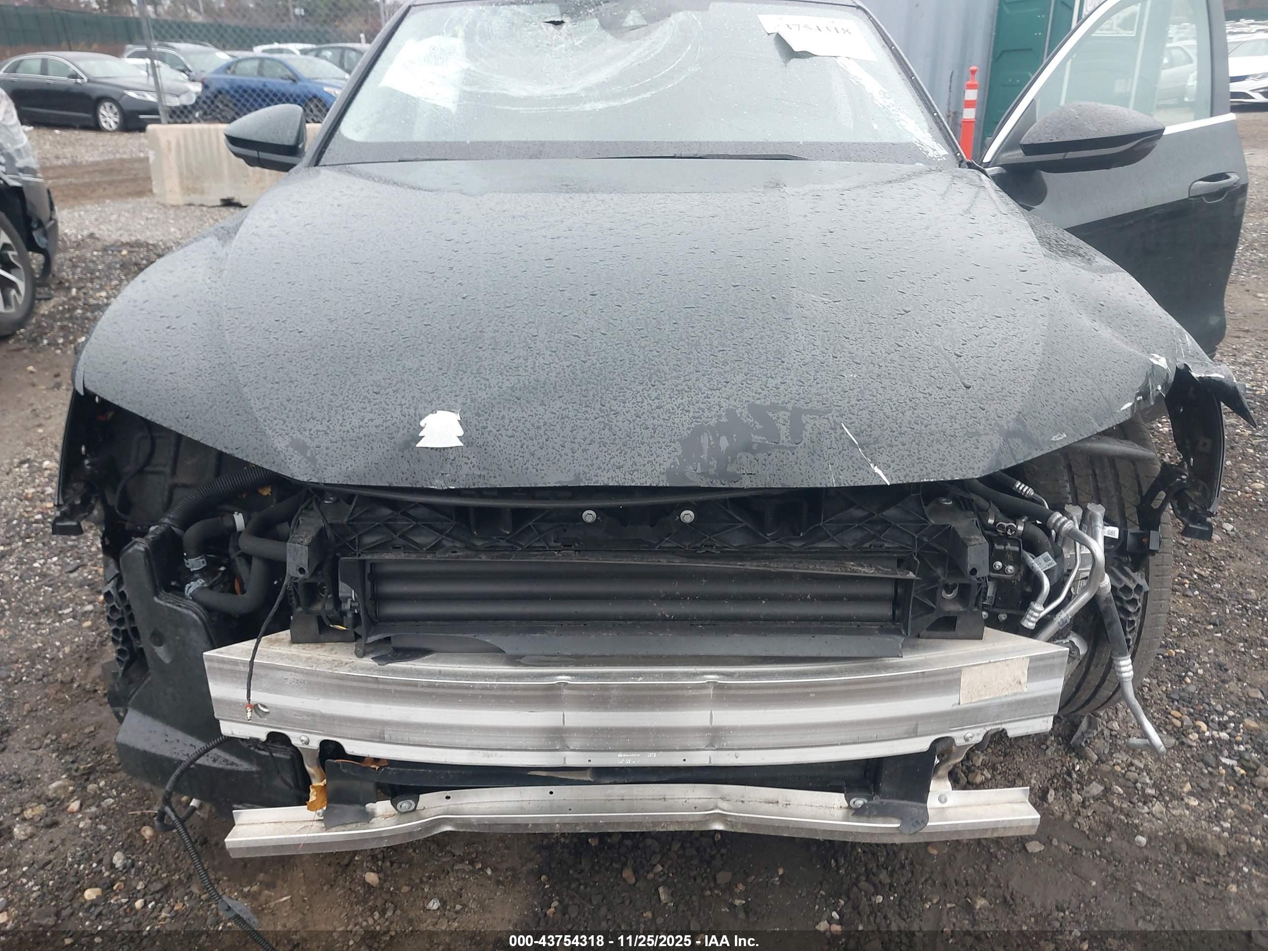AUDI Q8 image 10