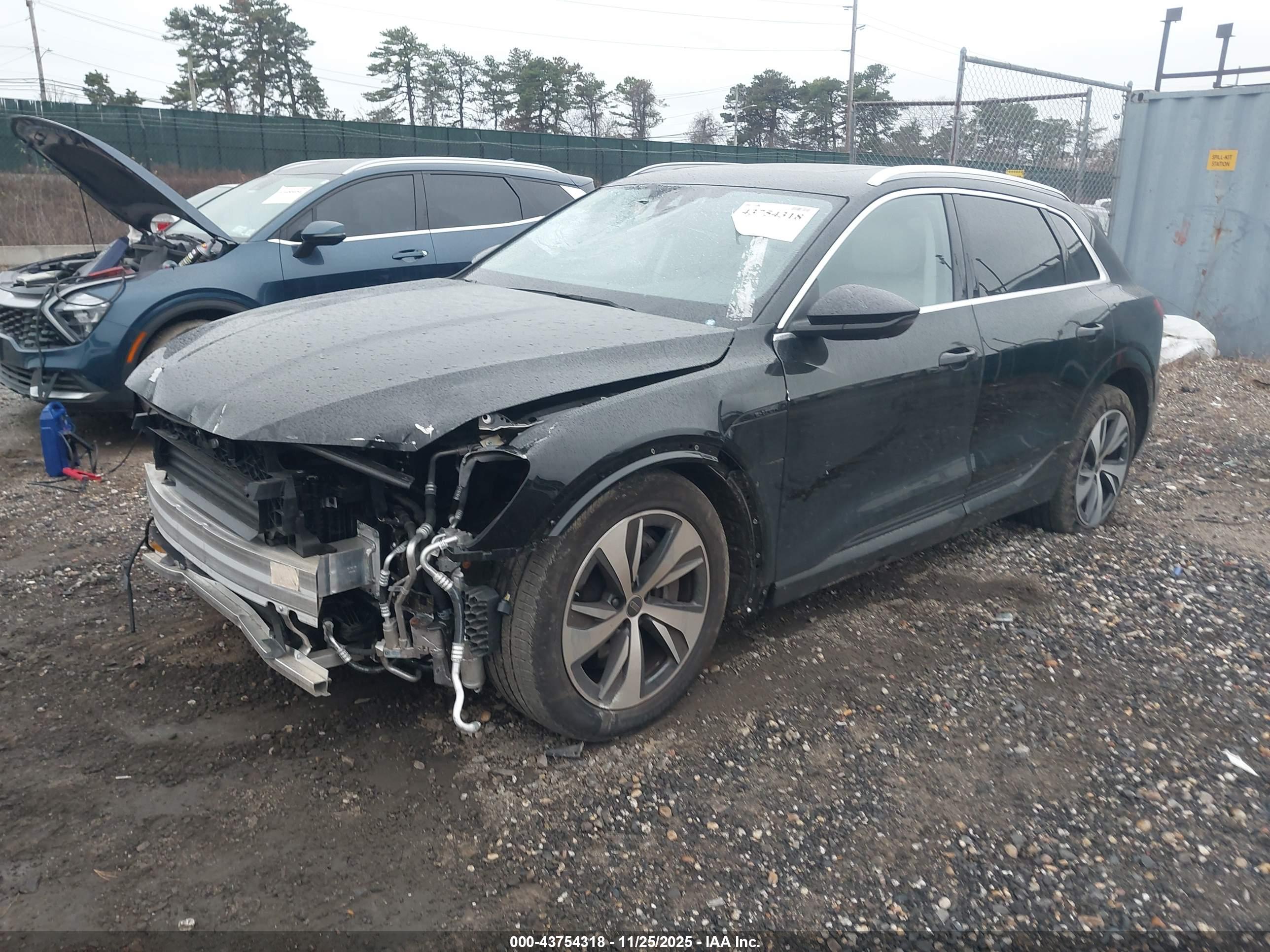 AUDI Q8 image 2